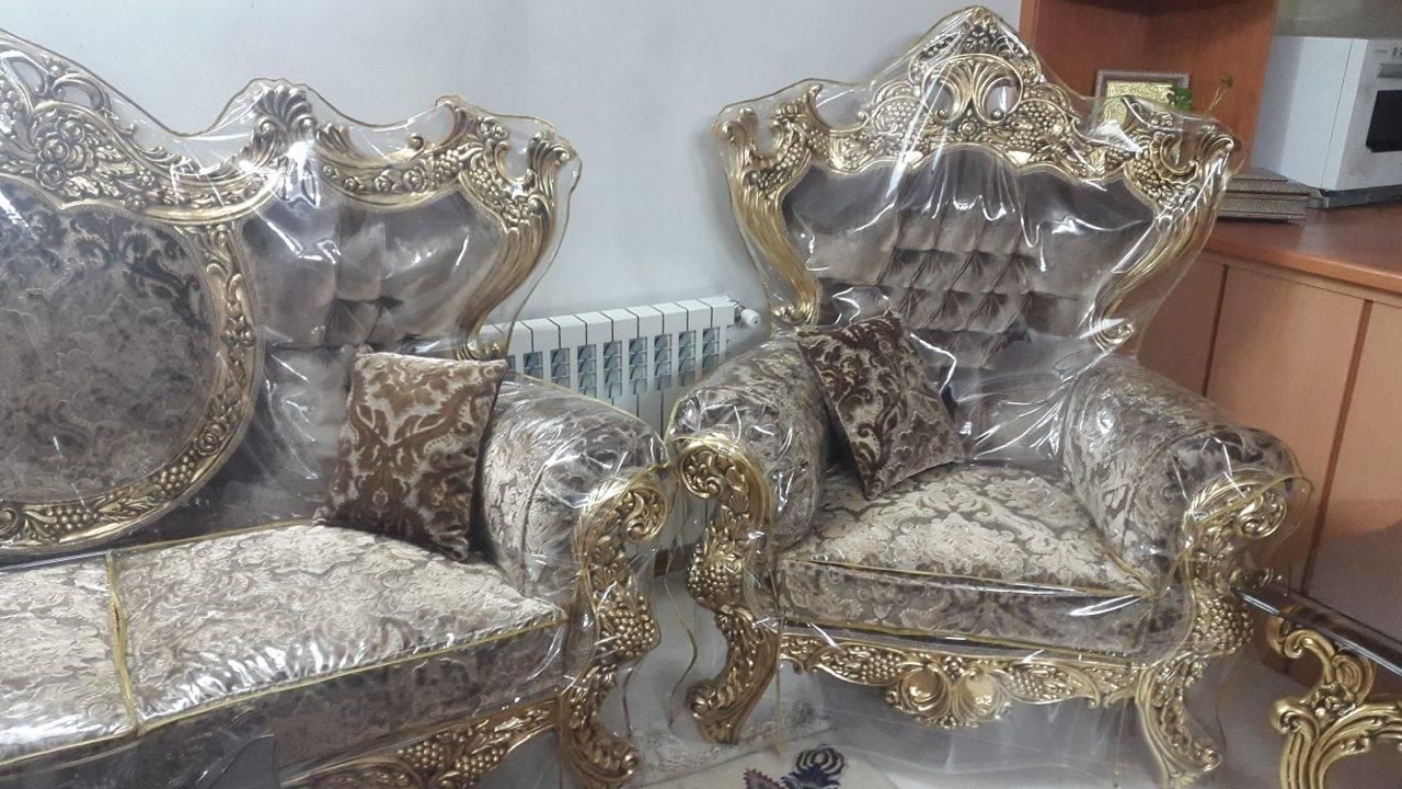 مبلمان سلطنتی ۱۰نفره همراه با میز ۸نفره|مبلمان خانگی و میز عسلی|مشهد, امیریه|دیوار