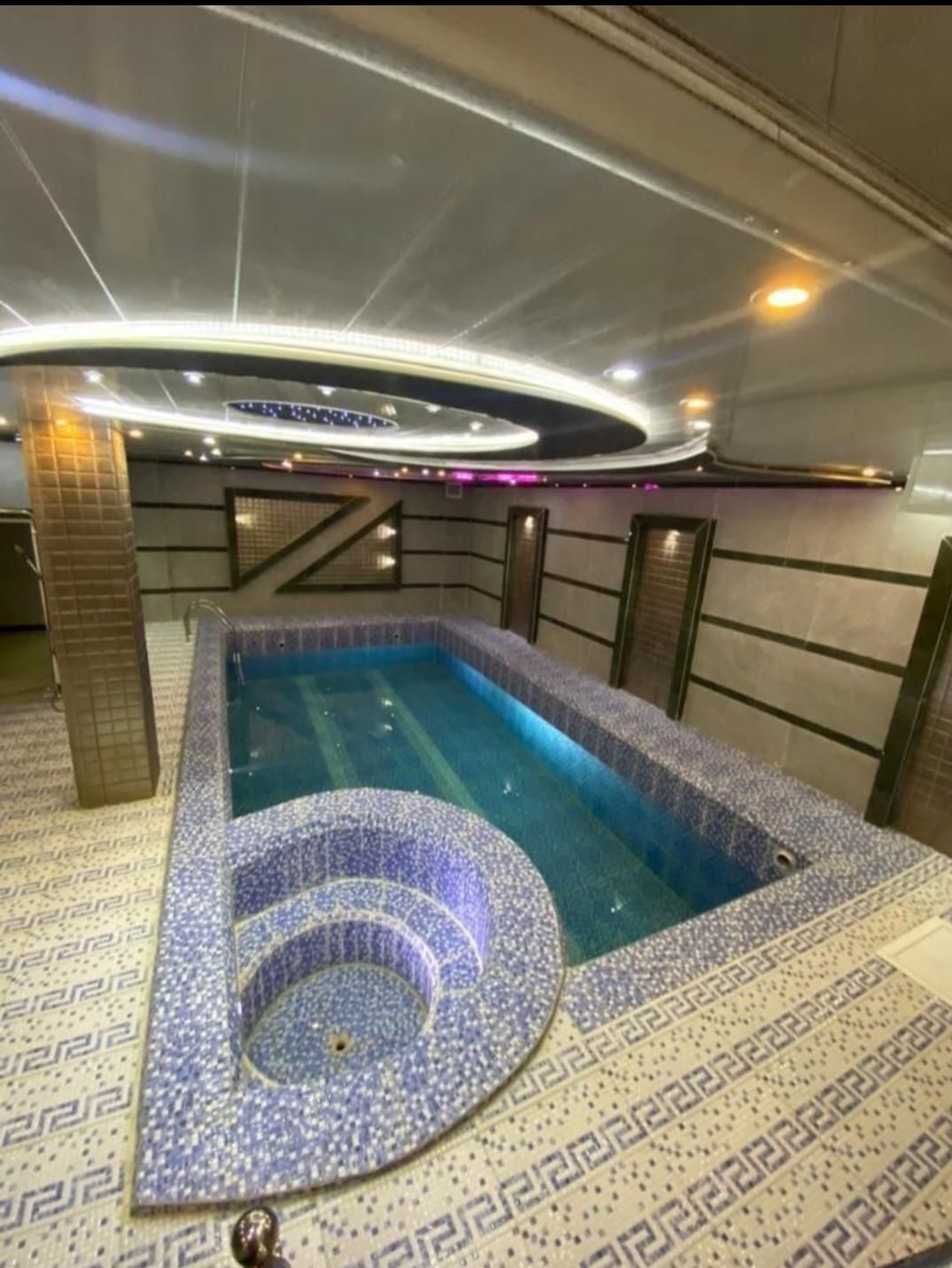 استخر سرپوشیده ابگرم دوبلکس یک خواب|اجارهٔ کوتاه‌مدت ویلا و باغ|فولادشهر, |دیوار