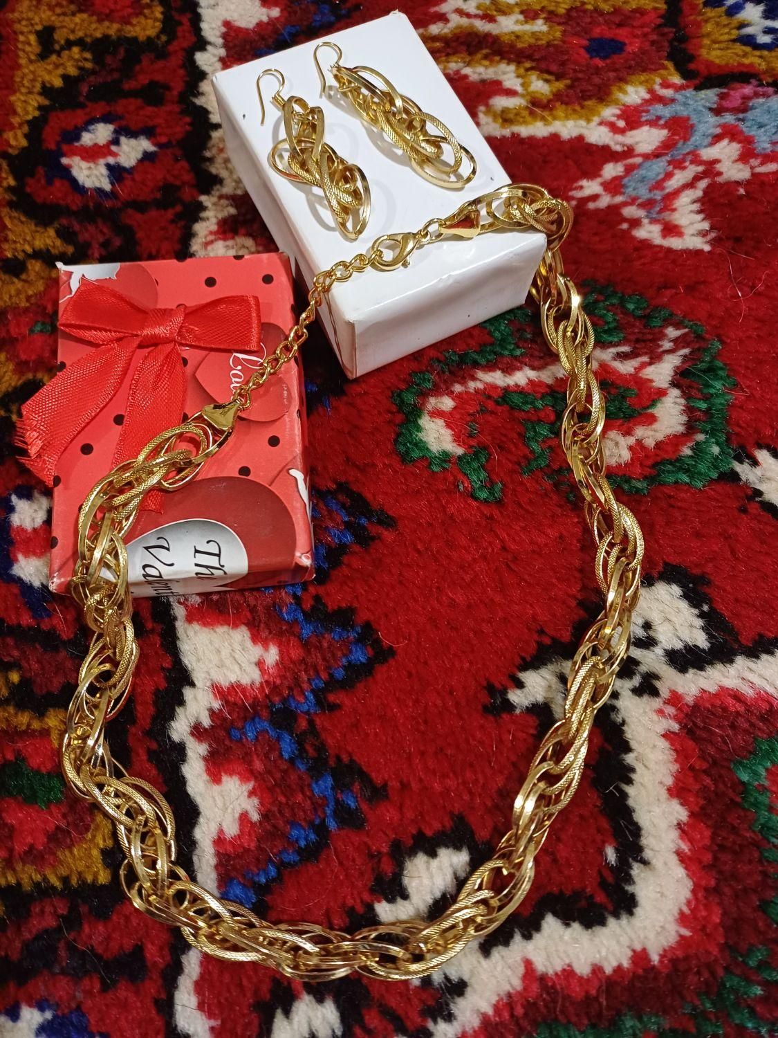 دورگردن و گوشواره مصنوعی|بدلیجات|تبریز, |دیوار