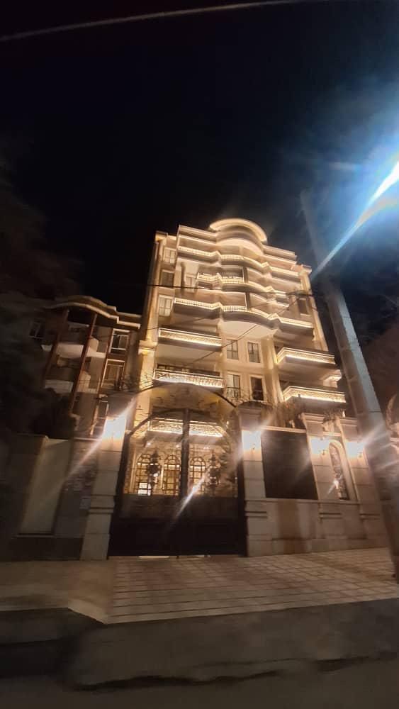 اپارتمان ۱۵۵ متری سه خوابه پارکینگ مجزا (تاجداری)|فروش آپارتمان|کرج, گلشهر|دیوار