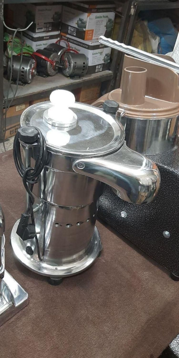 آبمیوه گیری صنعتی حرفه ای آب میوه گیری آکبند شرکتی|آبمیوه‌گیر و آب‌مرکبات‌گیر|کرمانشاه, |دیوار