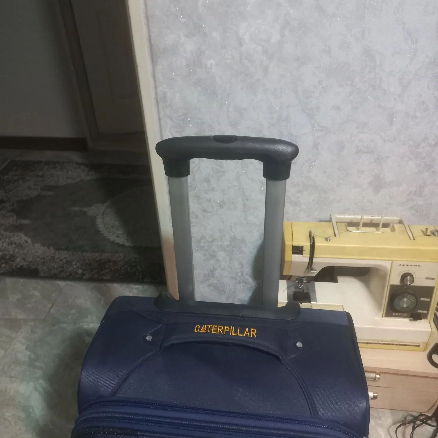 چمدان سایزمتوسط درحدنو یکباراستفاده شده|کیف، کفش، کمربند|تهران, نیروی هوایی (پیروزی)|دیوار
