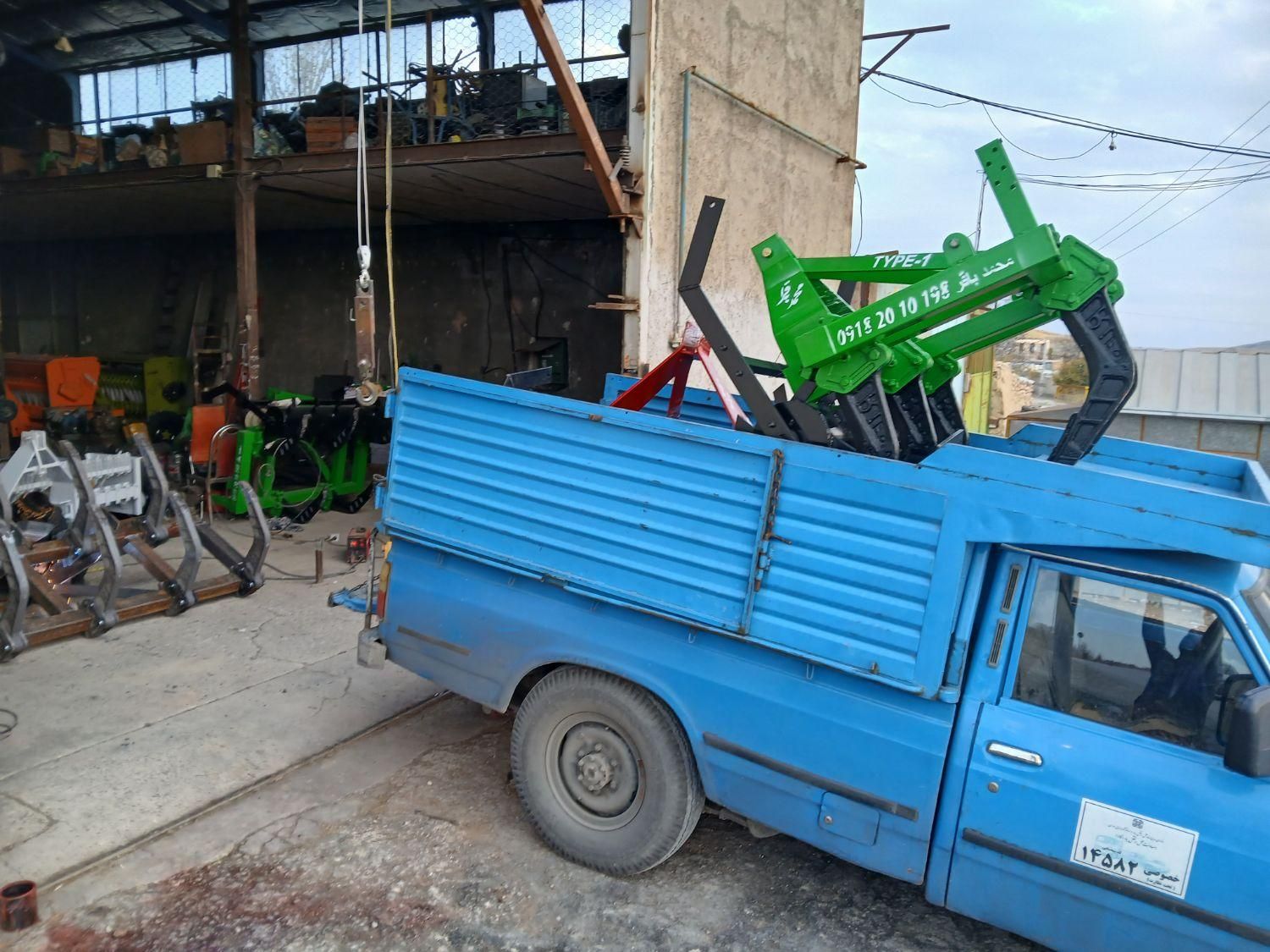 کد ۹۹۸۱۲۴ ایران چیزل تراکتوری|کیف، کفش، کمربند|لار, |دیوار