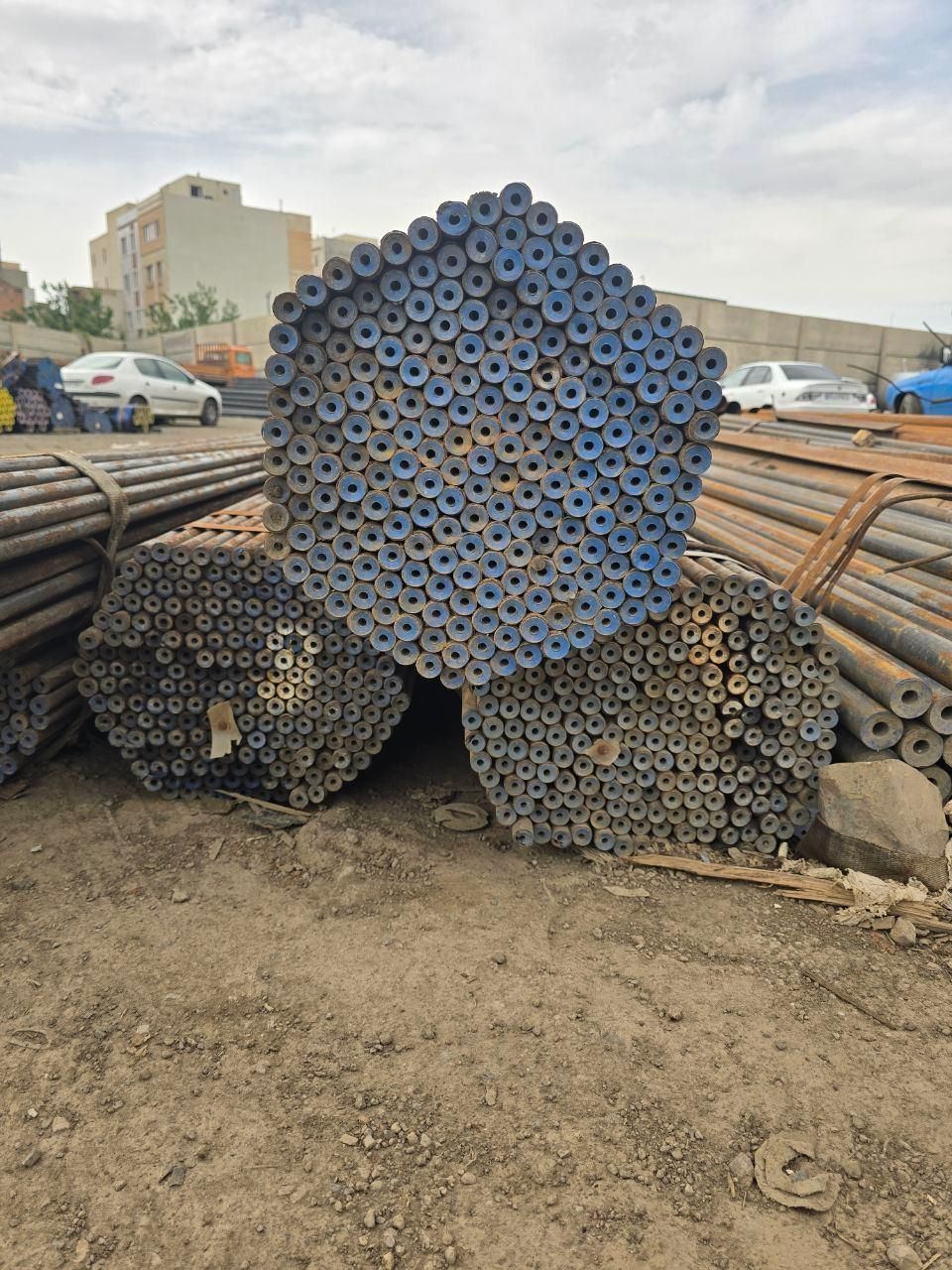 عمده لوله مانیسمان لوله بدون درز در بازارآهن بنگاه|عمده‌فروشی|تهران, شادآباد|دیوار