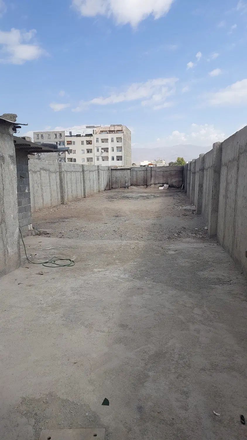چهاردیواری به متراژ ۴۰۰متر، دارای یک سوئیت ۴۰متری|اجارهٔ دفتر صنعتی، کشاورزی، تجاری|هشتگرد, هشتگرد قدیم|دیوار