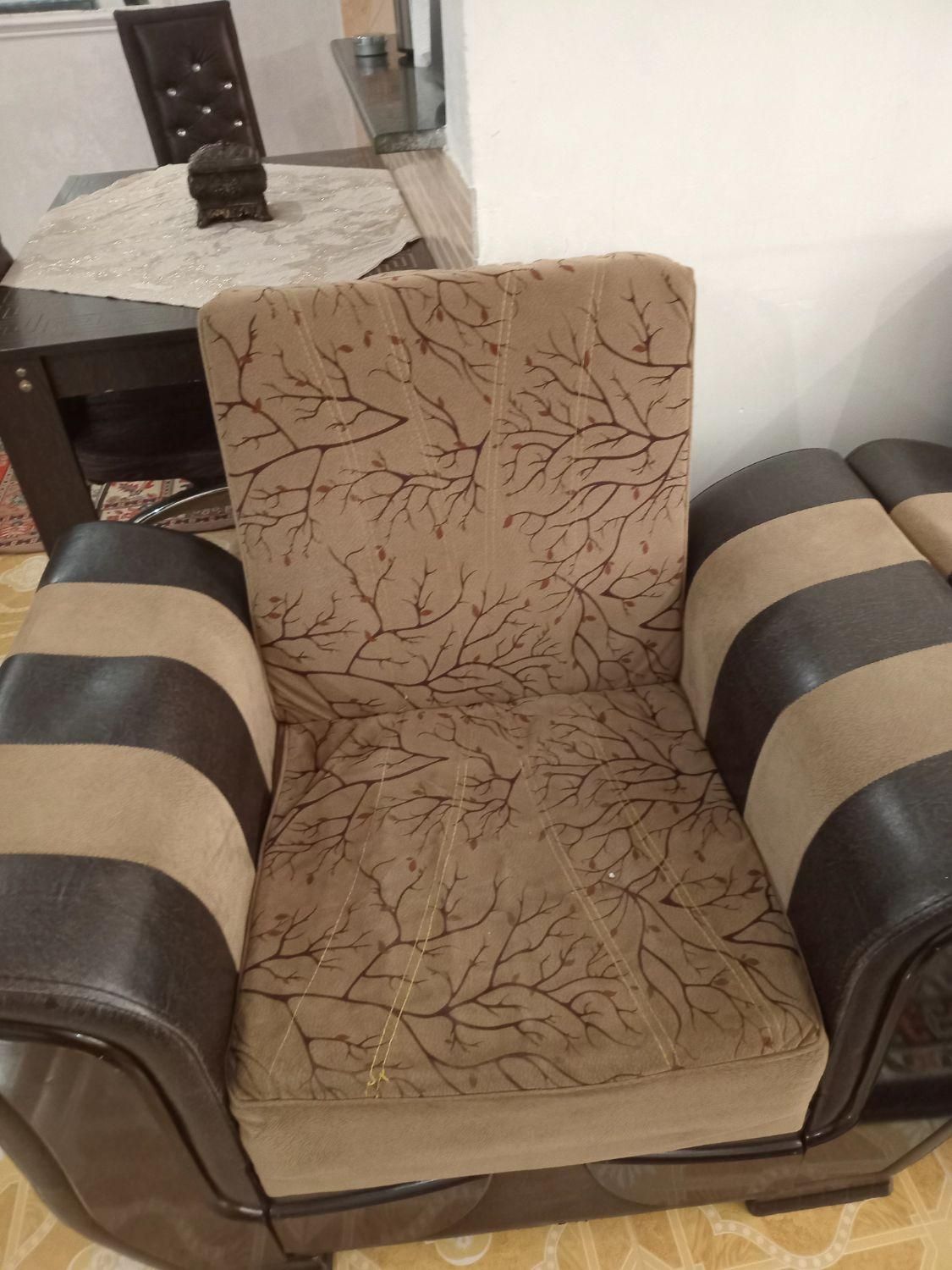 مبل تخت خواب شو ۱۰ نفره|مبلمان خانگی و میز عسلی|رشت, جماران|دیوار