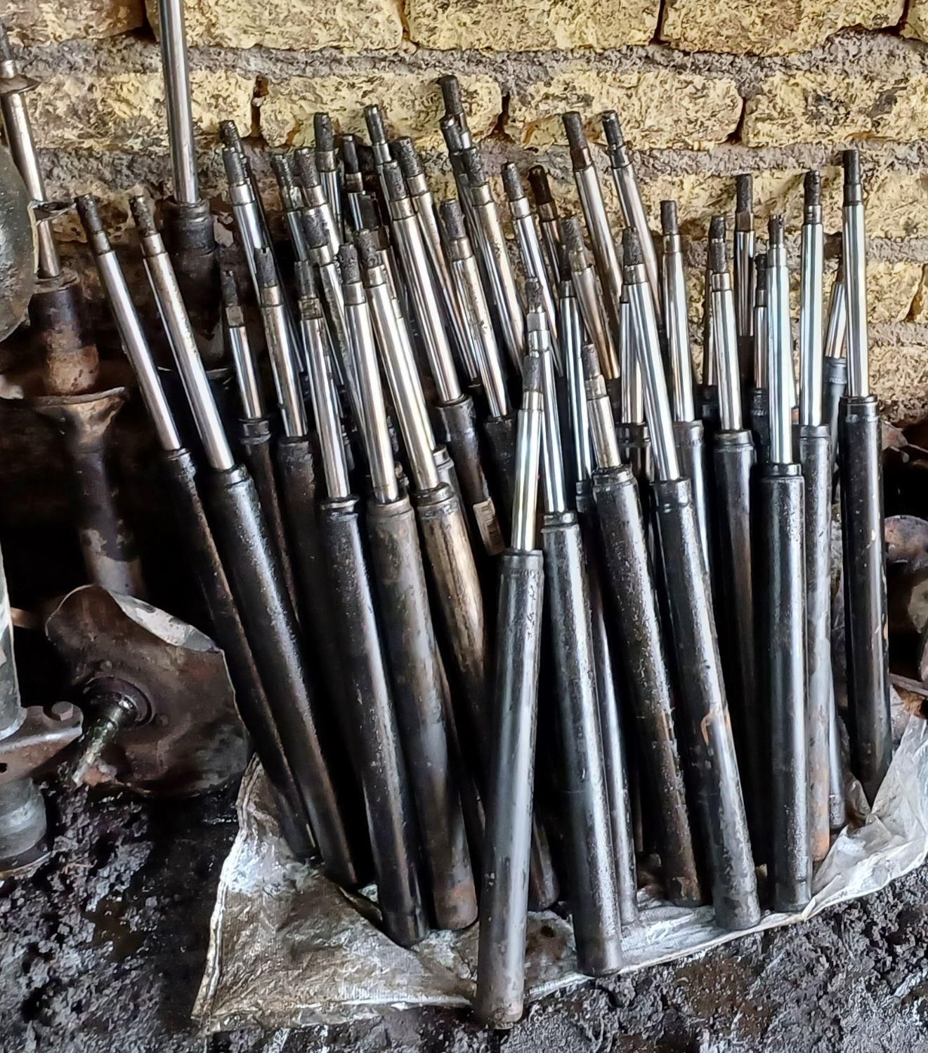 کمک جلو پیکان و وانت و آردی و آریسان|قطعات یدکی و لوازم جانبی|قم, نیروگاه|دیوار