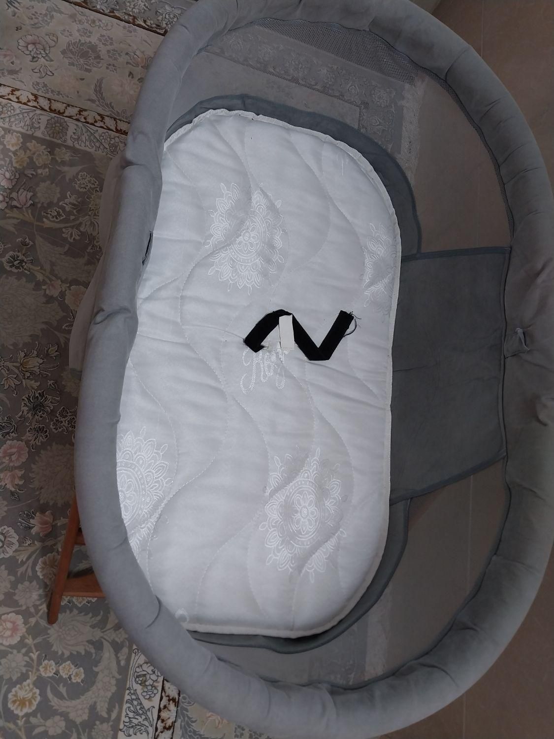 تخت کودک|تخت و صندلی بچه|ری, شهادت|دیوار