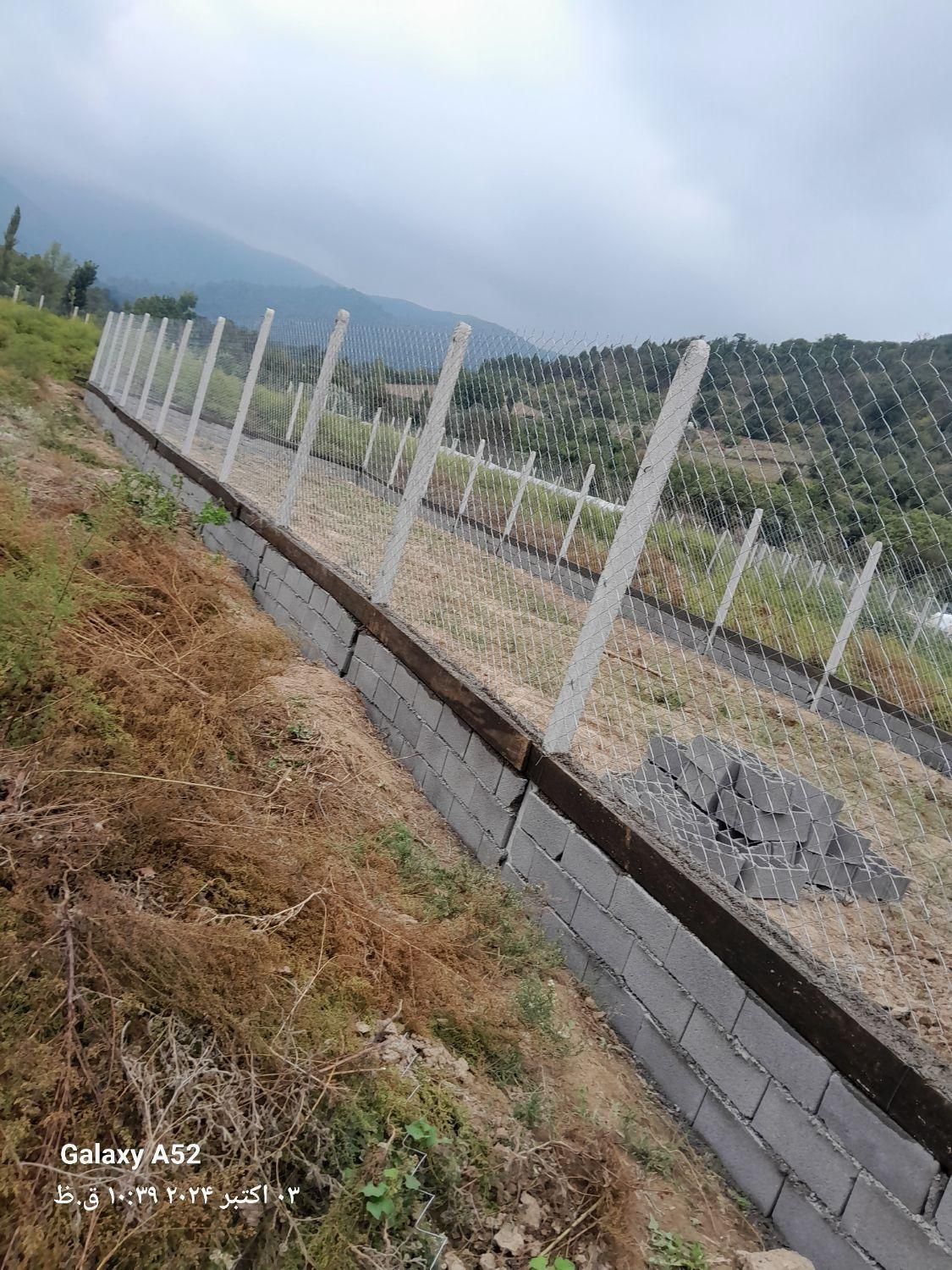 تولید فنس وپایه بتنی واجرای فنس کشی گلستانه|خدمات باغبانی و درختکاری|گرگان, |دیوار