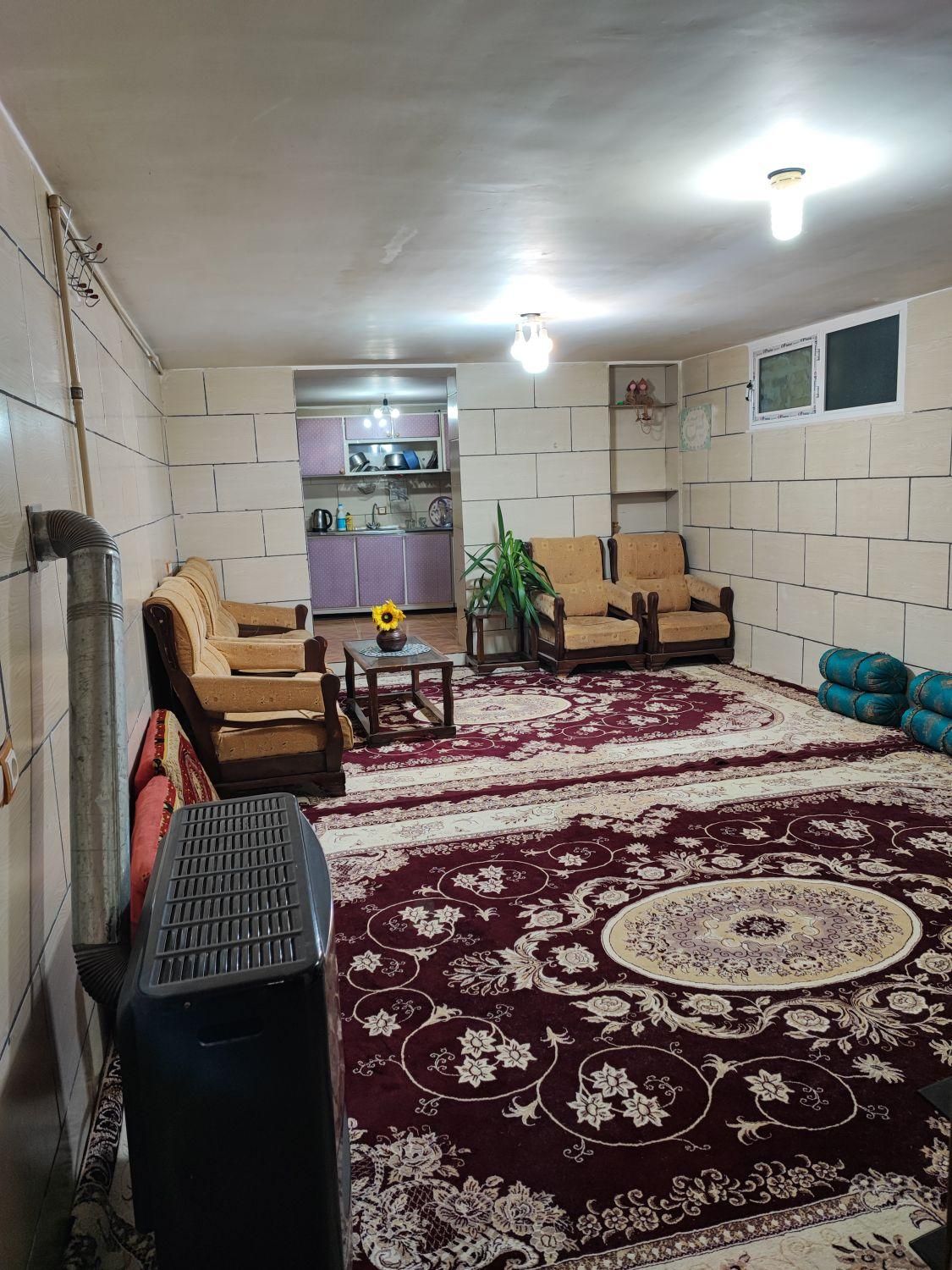 خانه مبله پارکینگ دار مرکز شهر هم کف|اجارهٔ کوتاه‌مدت آپارتمان و سوئیت|اقلید, |دیوار