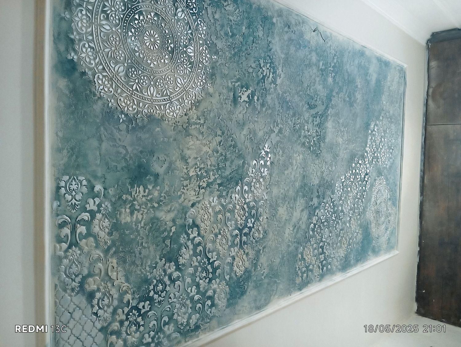 نقاشی ساختمان میکروسمنت پتینه کمترین دستمزد|خدمات پیشه و مهارت|اصفهان, تخت فولاد|دیوار