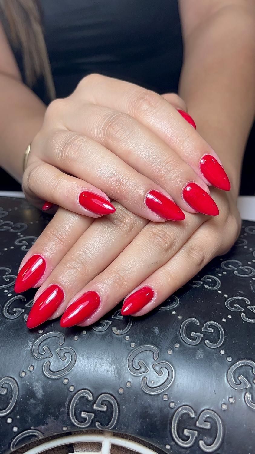 کاشت ناخن با متریال ژل با چند سال سابقه|خدمات آرایشگری و زیبایی|رشت, معلم|دیوار