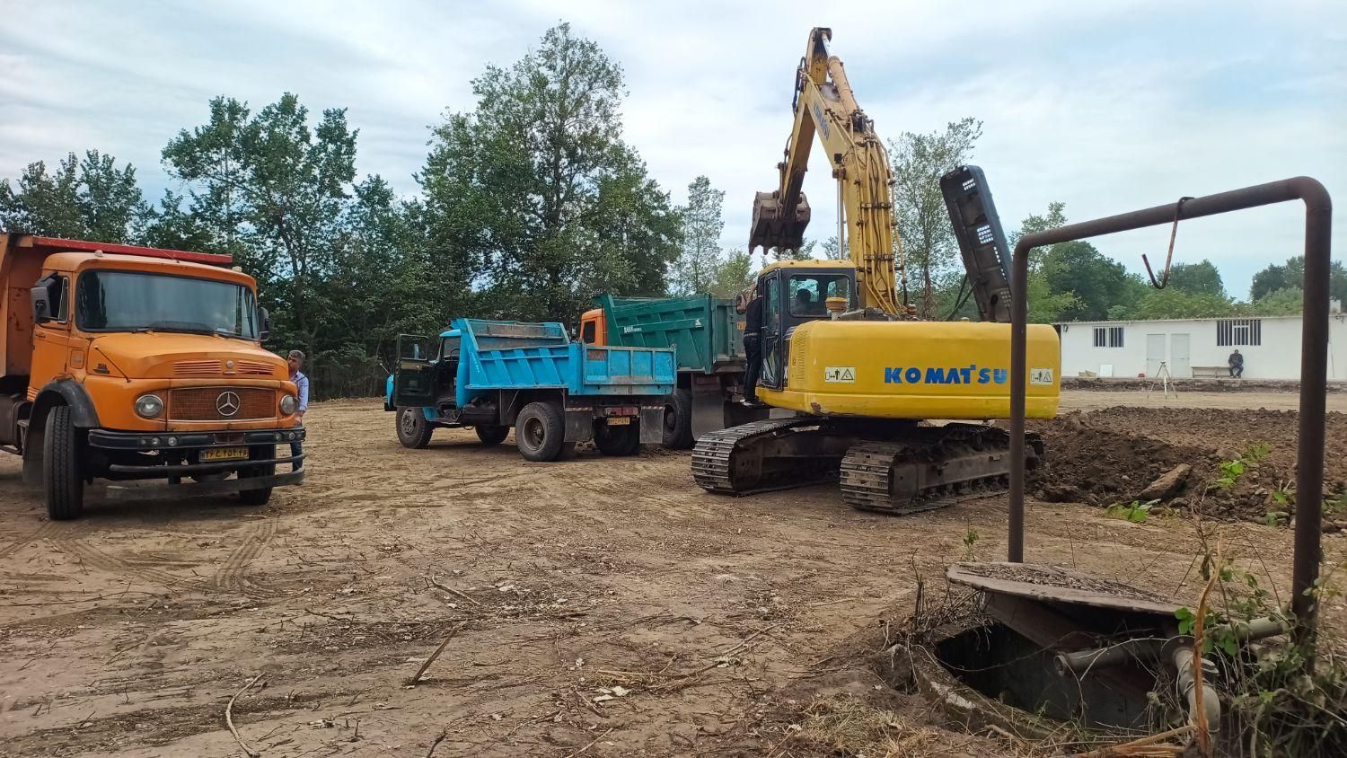 اجاره بیل مکانیکی زنجیری گیلان رشت لاهیجان انزلی|خدمات حمل و نقل|رشت, معلم|دیوار