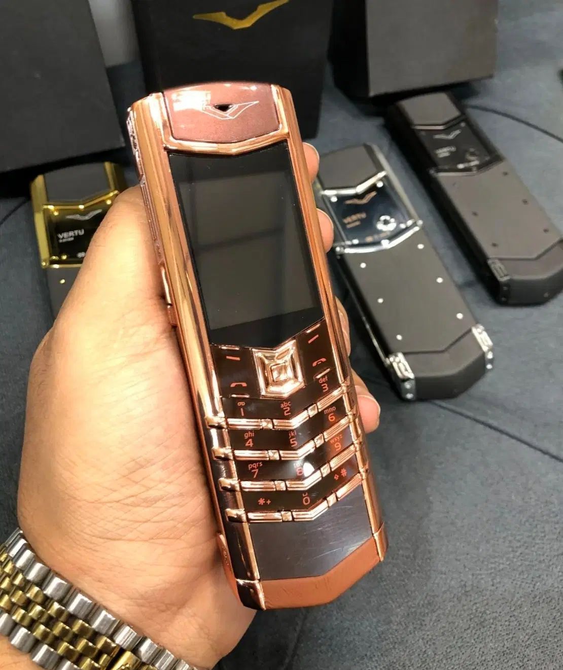 گوشی نوکیا ورتو vertu v10 k8 طلایی|موبایل|اصفهان, احمدآباد|دیوار