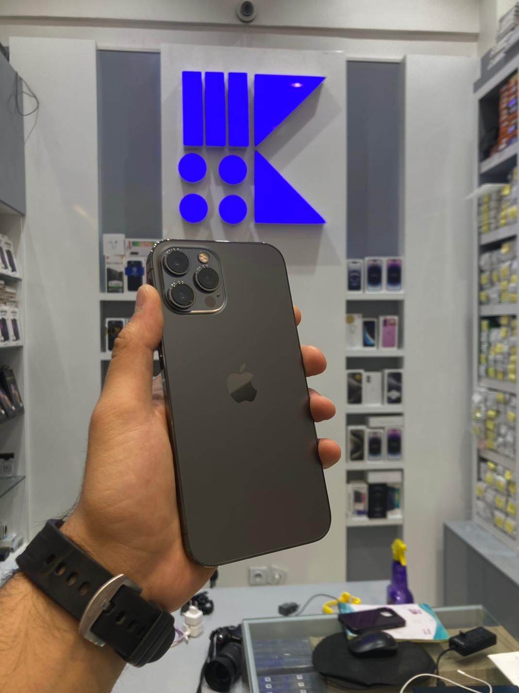 اپل iPhone 12 Pro Max ZAA با حافظهٔ ۲۵۶ گیگابایت|موبایل|تهران, صادقیه|دیوار