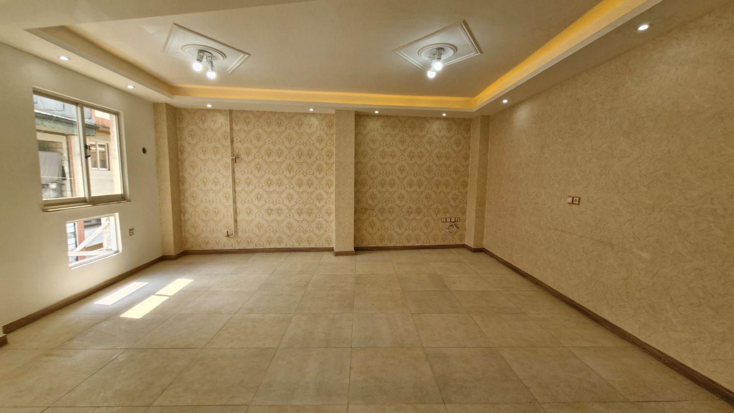 حمیدیان چهار راه جمهوری طبقه اول با پارکینگ|فروش آپارتمان|رشت, حمیدیان|دیوار