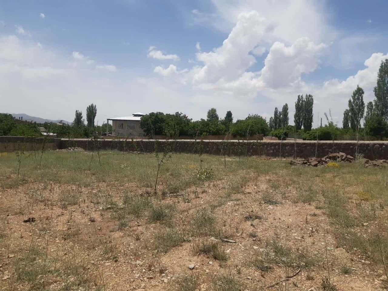 ۱۸۰۰ متر زمین مرغوب ، دو نبش، سندمادر،  آب ، آبسرد|فروش زمین و ملک کلنگی|آبسرد, |دیوار