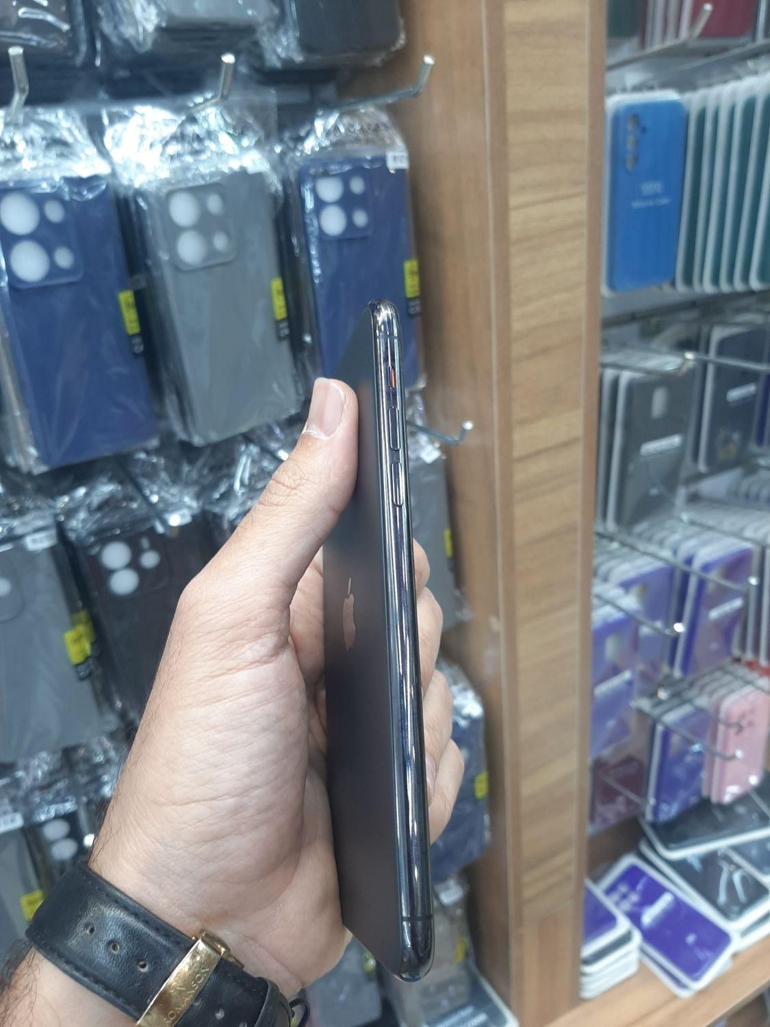 اپل iPhone 11 Pro Max با حافظهٔ ۲۵۶ گیگابایت|موبایل|زاهدان, |دیوار