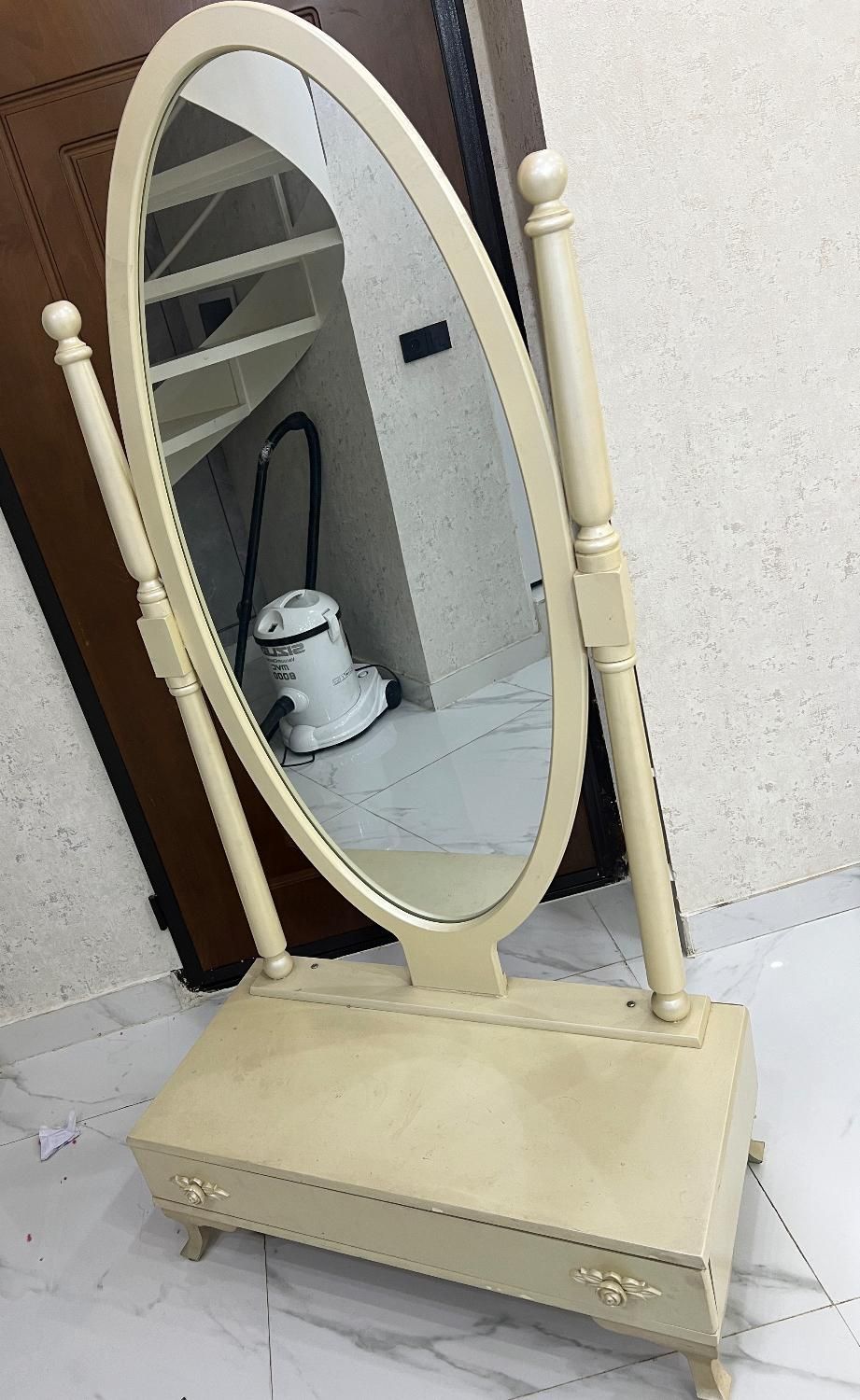 ایینه بزرگ ویک کشو بزرگ|آینه|رشت, بازار|دیوار