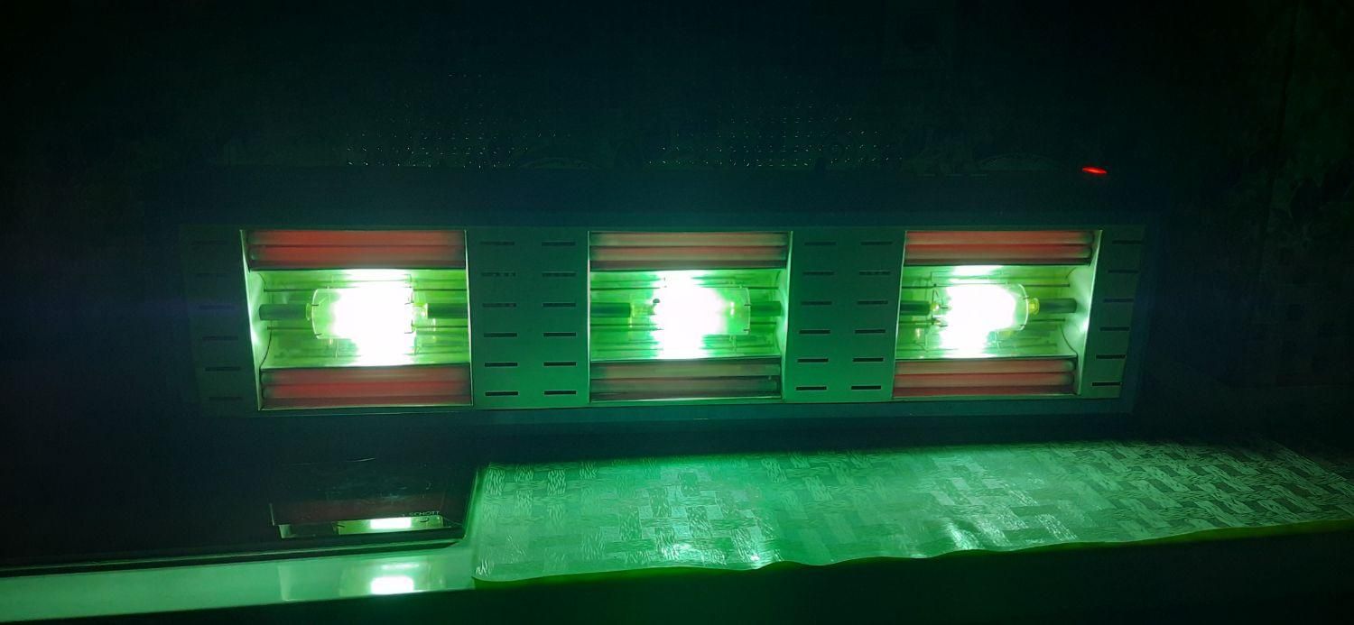 دستگاه سولاریوم قدیمی تمام قسمتها فابریک و سالم|آرایشی، بهداشتی، درمانی|مشکیندشت, |دیوار