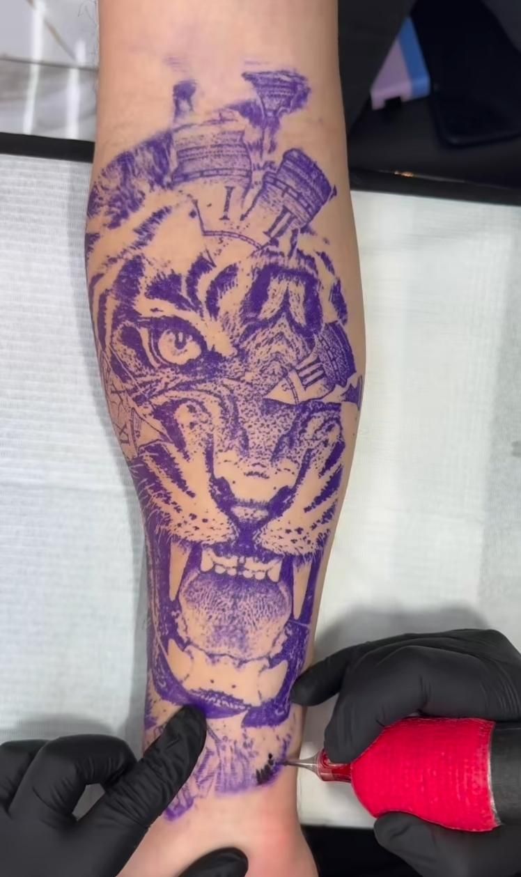 آموزش تتو بدن و اجرای تتو بدن|خدمات آرایشگری و زیبایی|باغ بهادران, |دیوار