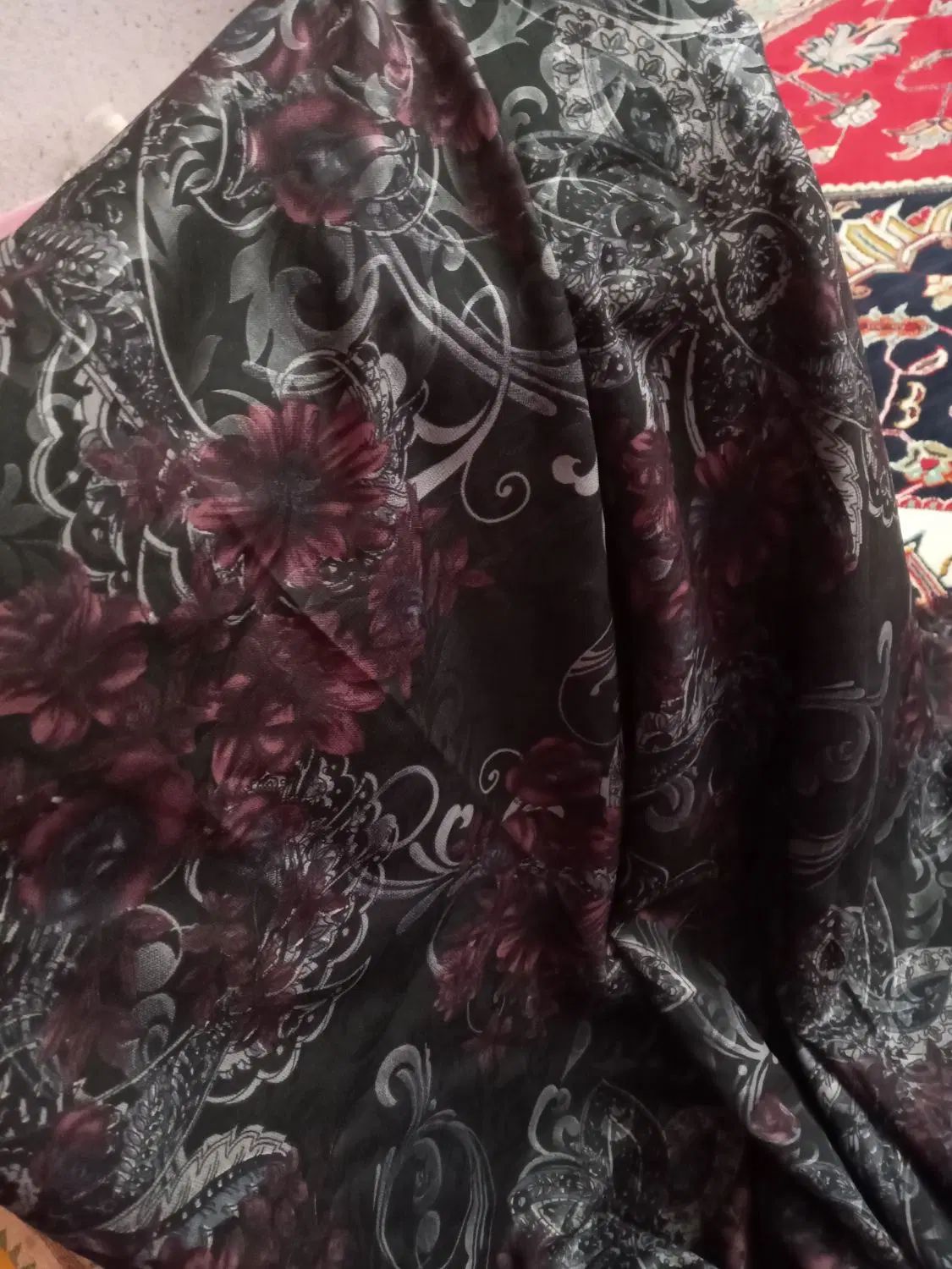 چادر مجلسی|لباس|کرج, مصباح|دیوار