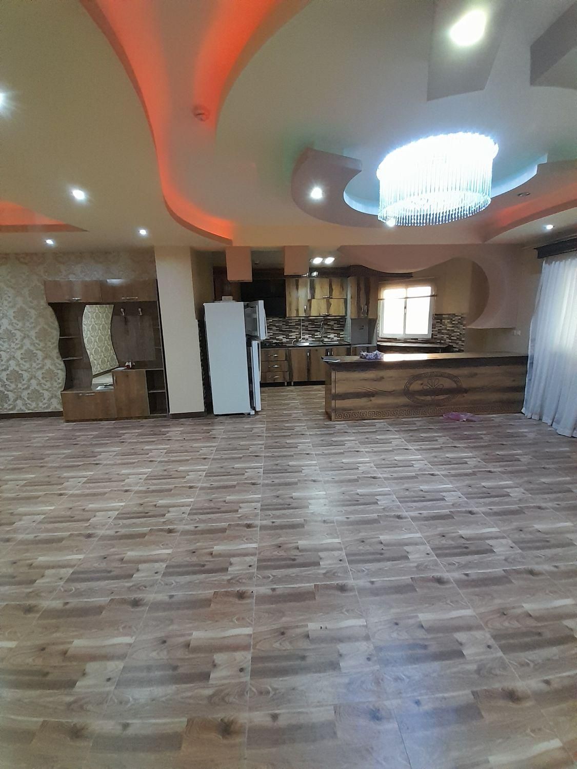 ۱۵۰مترعمارت آس/۲پارکینگ/۳خ/طبقه۳/حاجی آباد و مطهری|فروش آپارتمان|رشت, حاجی آباد|دیوار
