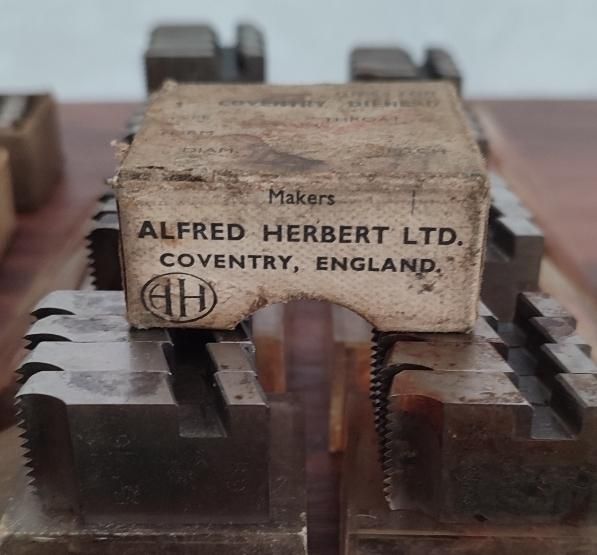 تعداد ۲۱ دست پارچه حدیده 1/2و3/4 انگلیسی|ابزارآلات|گلستان (تهران), |دیوار