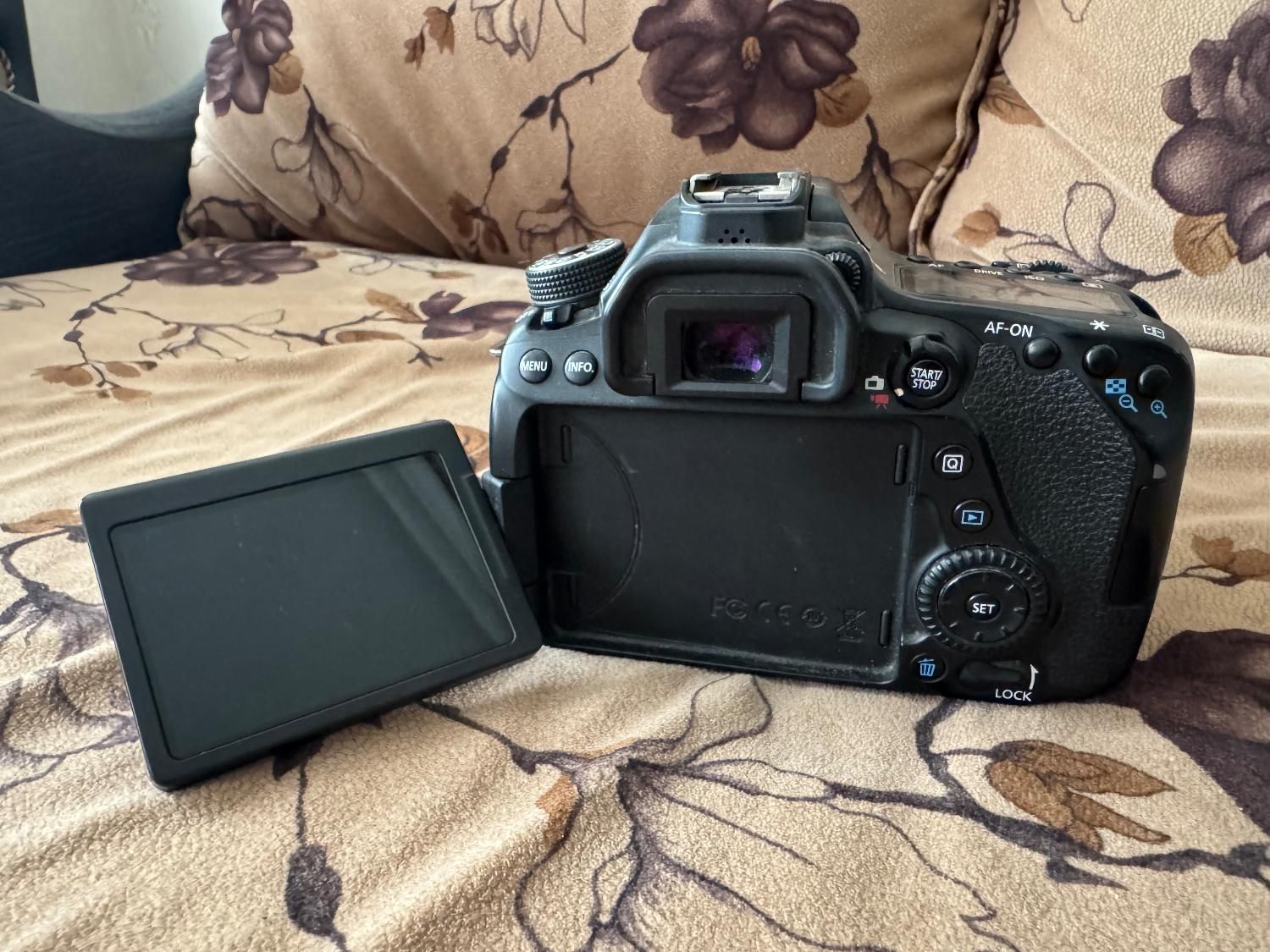 دوربین canon 80d به همراه لنز ۱۸.۱۳۵ و باطری اضافه|دوربین عکاسی و فیلم‌برداری|تهران, بلوار کشاورز|دیوار