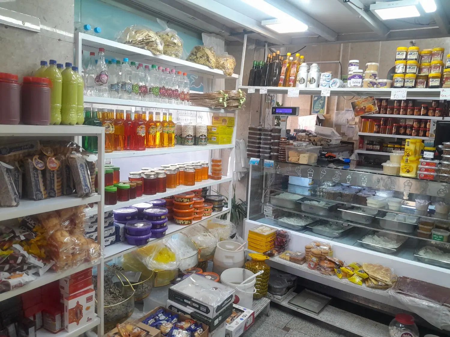کارگر (کارمند) لبنیات سنتی فروشنده|استخدام خدمات فروشگاه و رستوران|تهران, شکیبا|دیوار