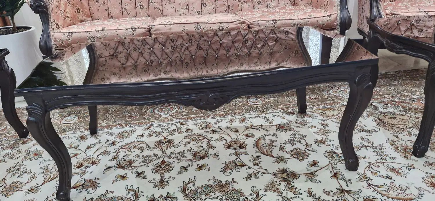 مبلمان ۹نفره کلاسیک با دومیزبان و میز جلومبلی چوبی|مبلمان خانگی و میز عسلی|تهران, نارمک جنوبی|دیوار