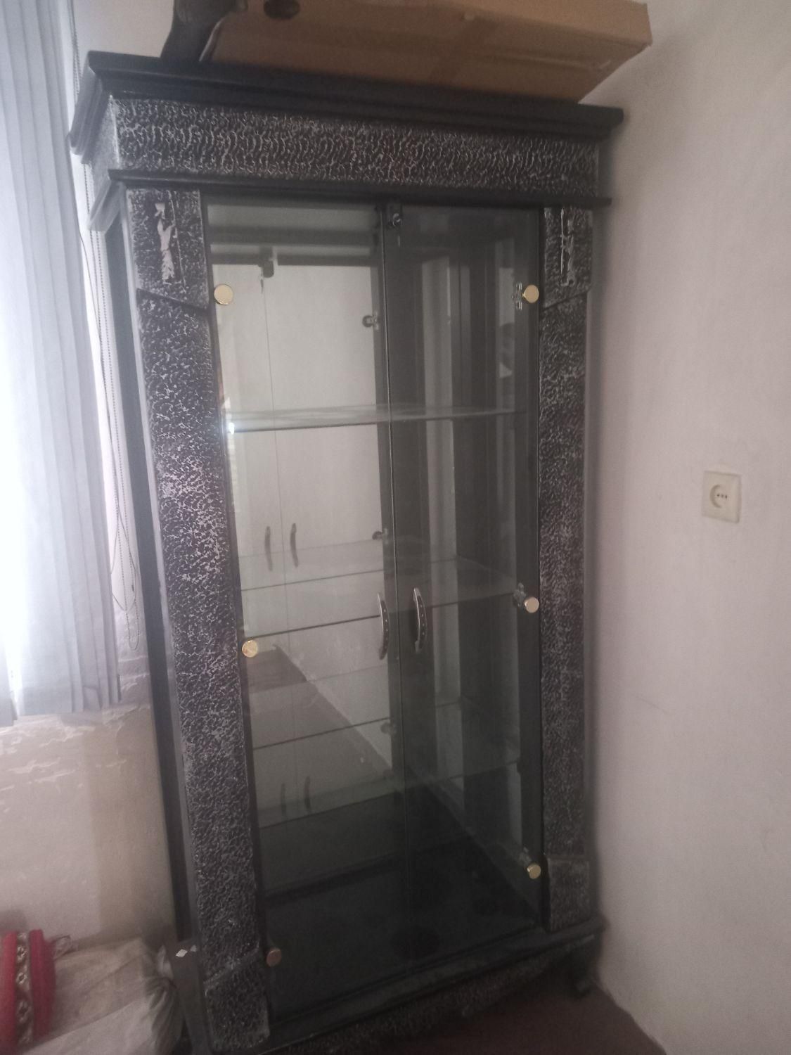 یک عدد بوفه تمیز نو|بوفه، ویترین، کنسول|اسلامآباد غرب, |دیوار