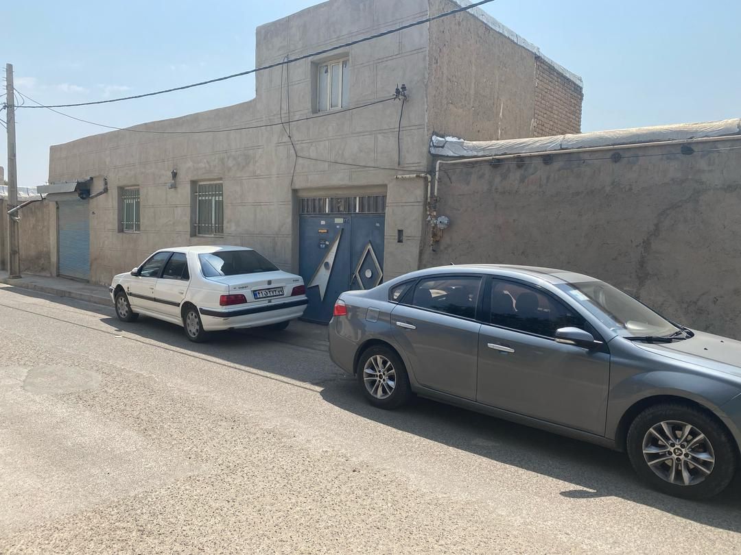 خانه ویلایی ۴۰۰ متری ( درحصارخروان)|فروش خانه و ویلا|محمدیه-قزوین, |دیوار