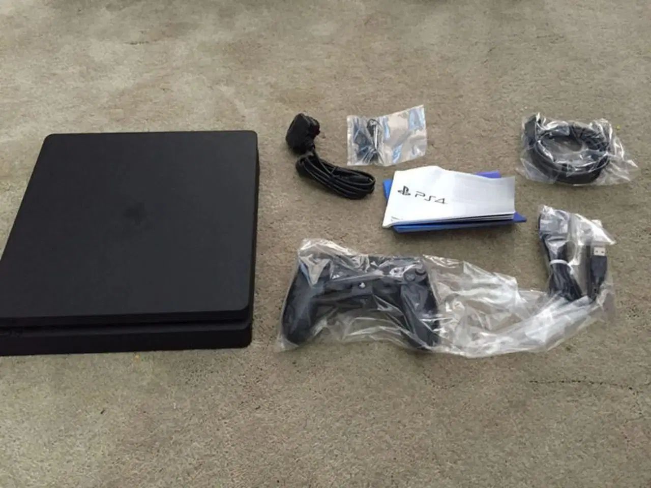 ps4 slim|کنسول، بازی ویدئویی و آنلاین|اصفهان, زیار|دیوار