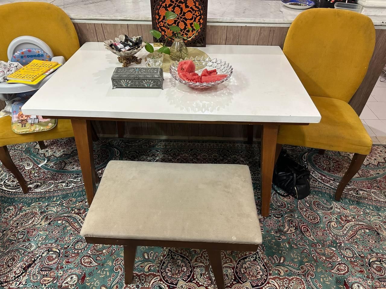 میز ناهار خوری۳ نفره سالم و اباژور|میز و صندلی غذاخوری|سبزوار, |دیوار