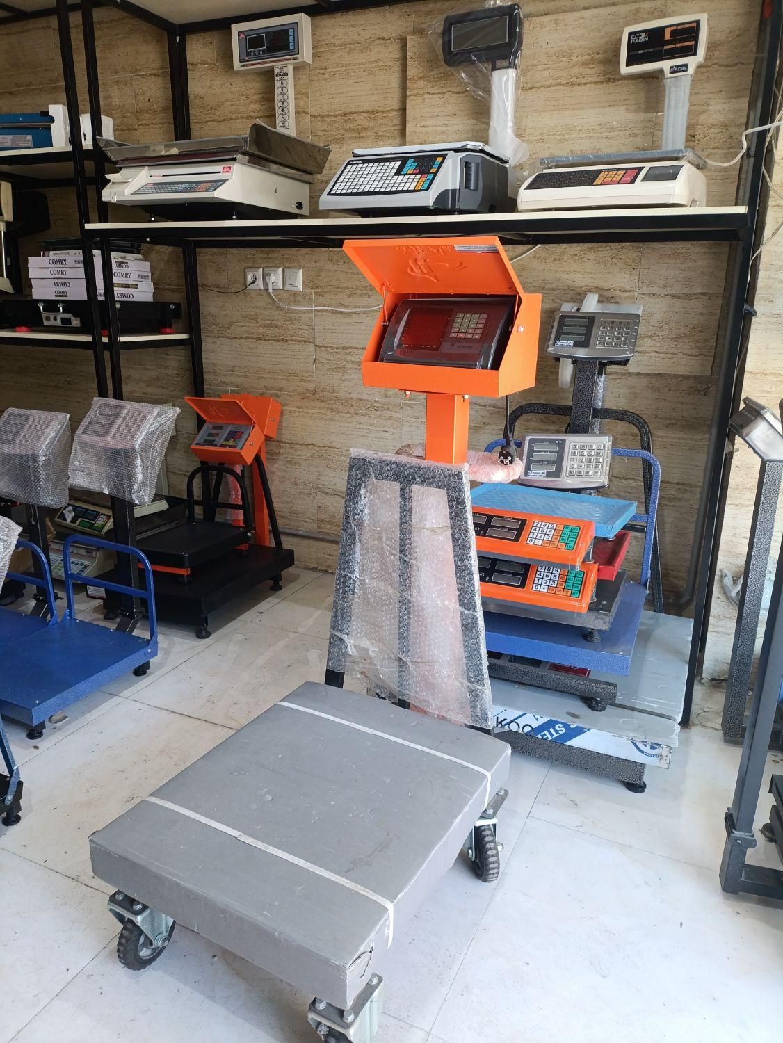 ترازو باسکول ۴۰۰کیلویی چرخدار پیام توزین ts400|فروشگاه و مغازه|قدس, شهر‌قدس|دیوار
