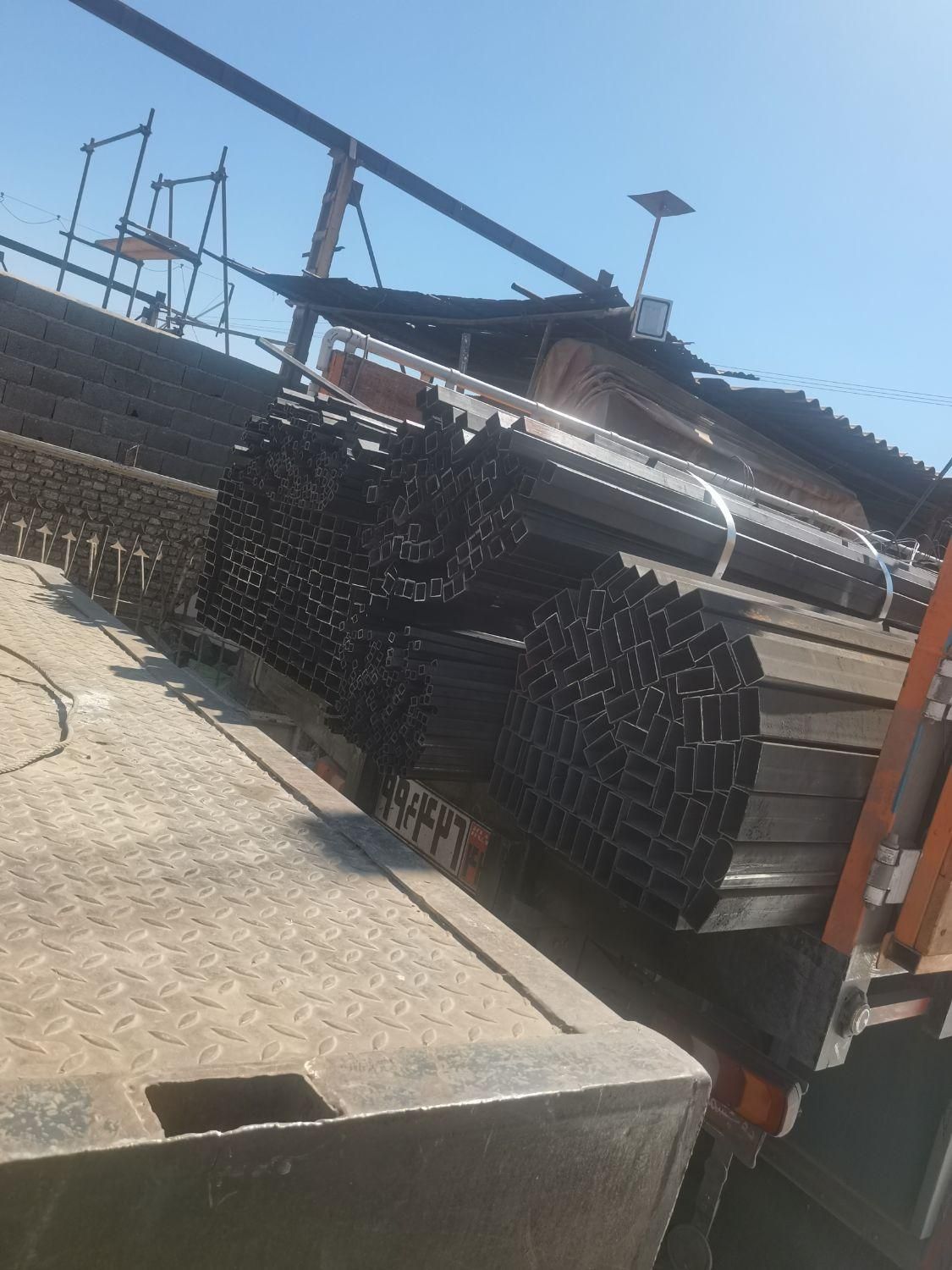 قوطی پروفیل و ورق کرکره و نبشی و لوله داربست|مصالح و تجهیزات ساختمان|اصفهان, ارزنان|دیوار