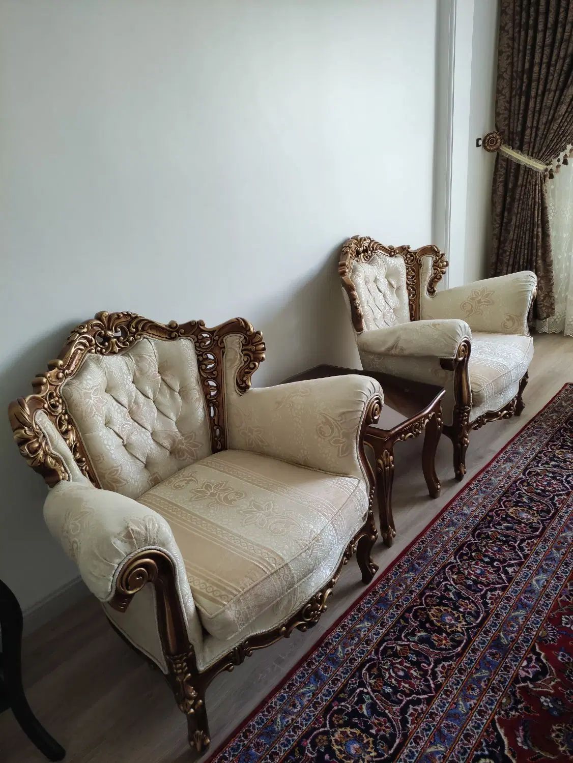 مبلمان استیل ۷ نفره به دوتا عسلی و میز وسط ویترین|مبلمان خانگی و میز عسلی|تهران, ازگل|دیوار