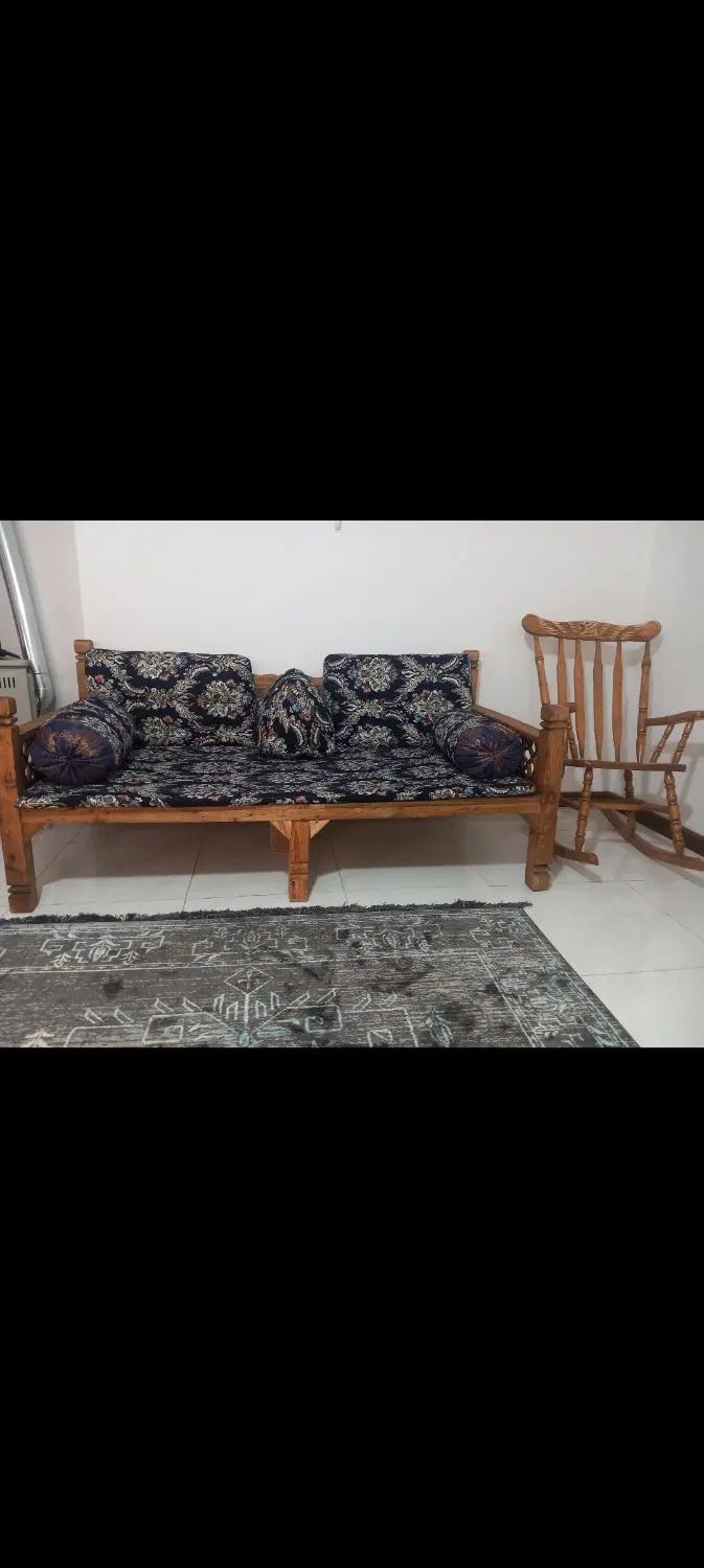 تخت سنتی ۳نفره به همراه تشک وبالشت دورو|مبلمان خانگی و میز عسلی|کرج, ساسانی (قلمستان)|دیوار