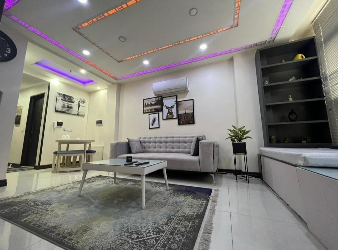 اجاره سوییت آپارتمان مبله خانه خانواده مجرد|اجارهٔ کوتاه‌مدت آپارتمان و سوئیت|اصفهان, بوستان آینه خانه|دیوار