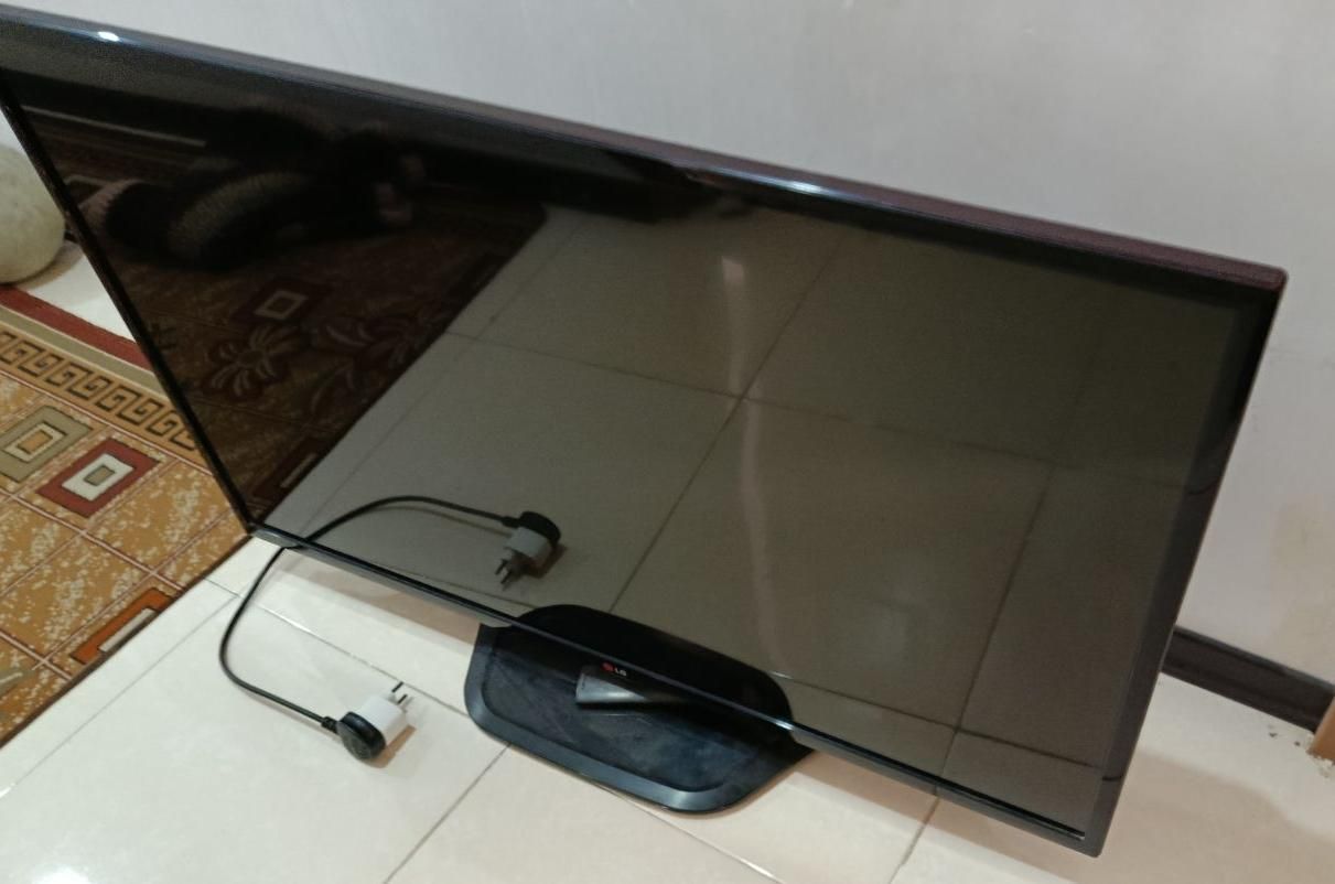 LED کره ای اصل 42 اینچ|تلویزیون و پروژکتور|اصفهان, بهارستان|دیوار