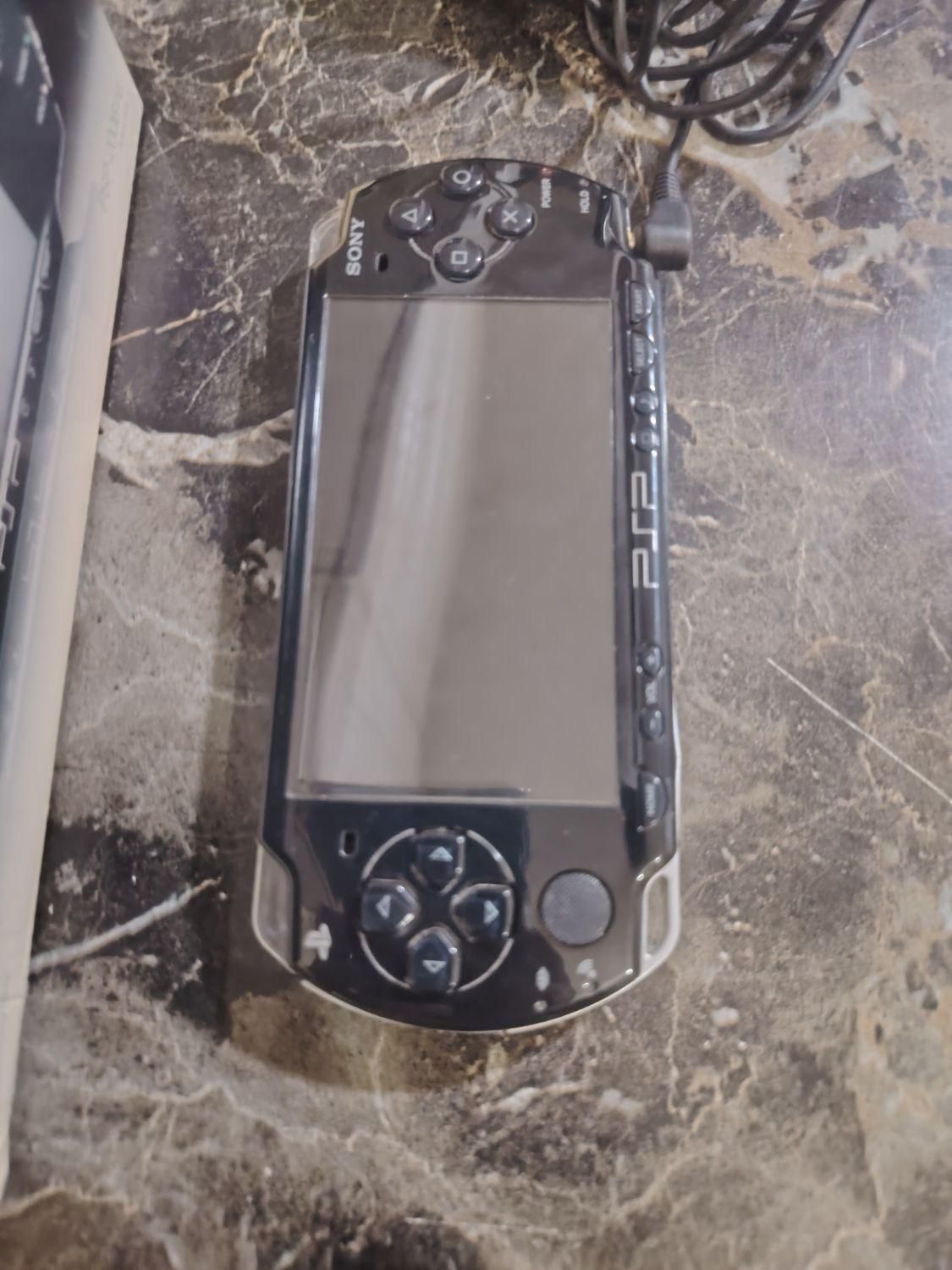 psp 2000|کنسول، بازی ویدئویی و آنلاین|پرند, |دیوار