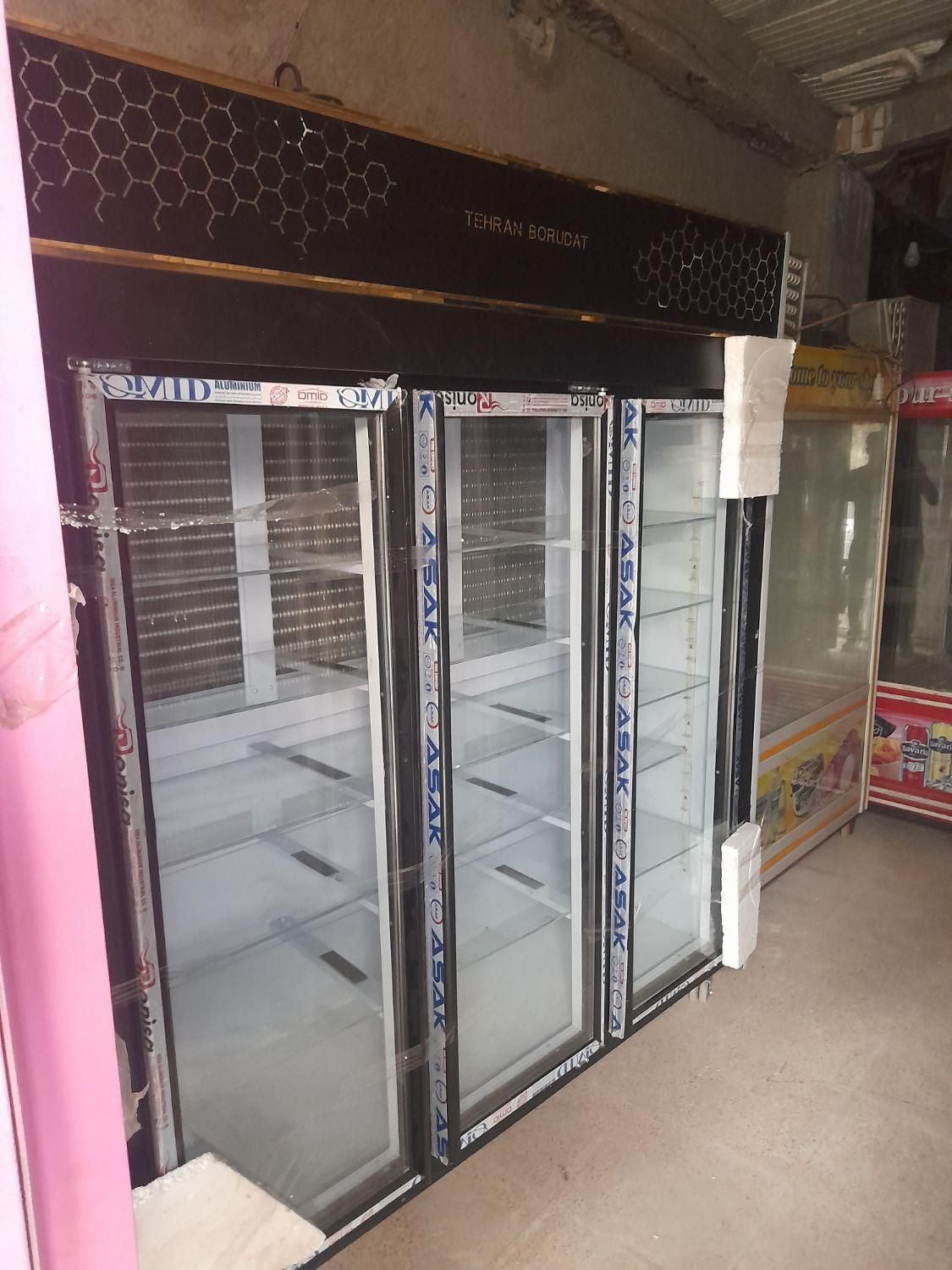 فروش انواع یخچال ایستاده مشکی طرح جدید|فروشگاه و مغازه|کرمان, |دیوار