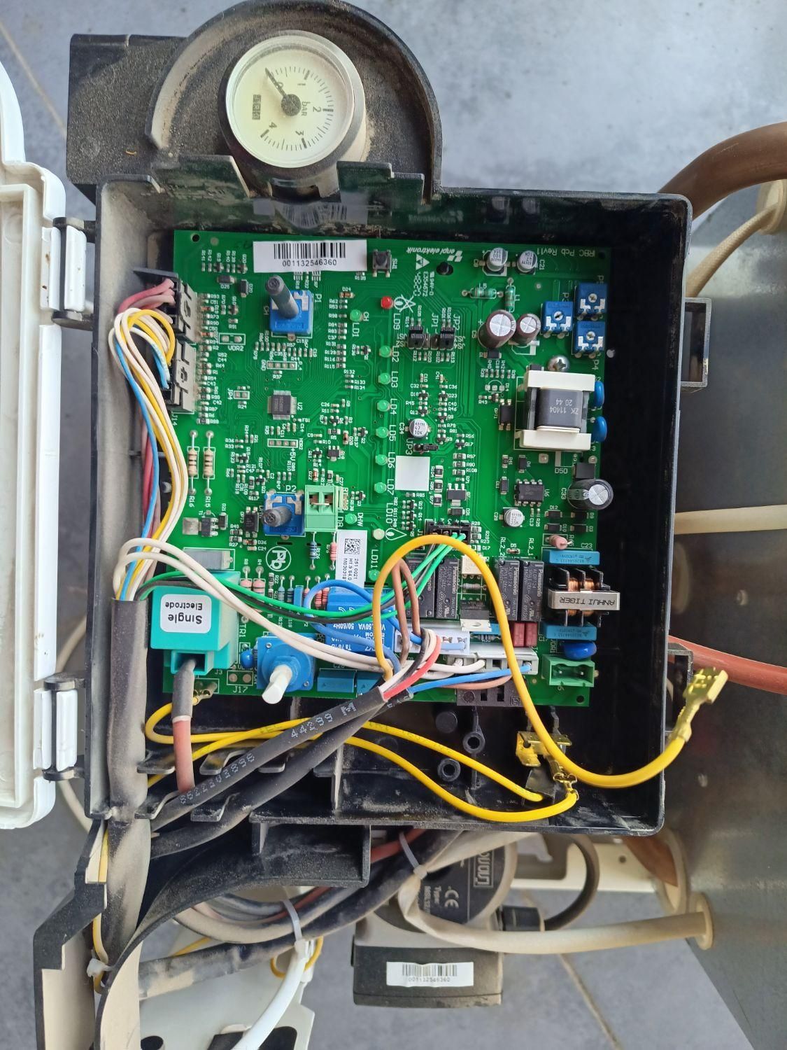 تعمیرات پکیج و آبگرمکن وبخاری تعمیر پمپ آب|خدمات پیشه و مهارت|محمدیه-قزوین, |دیوار