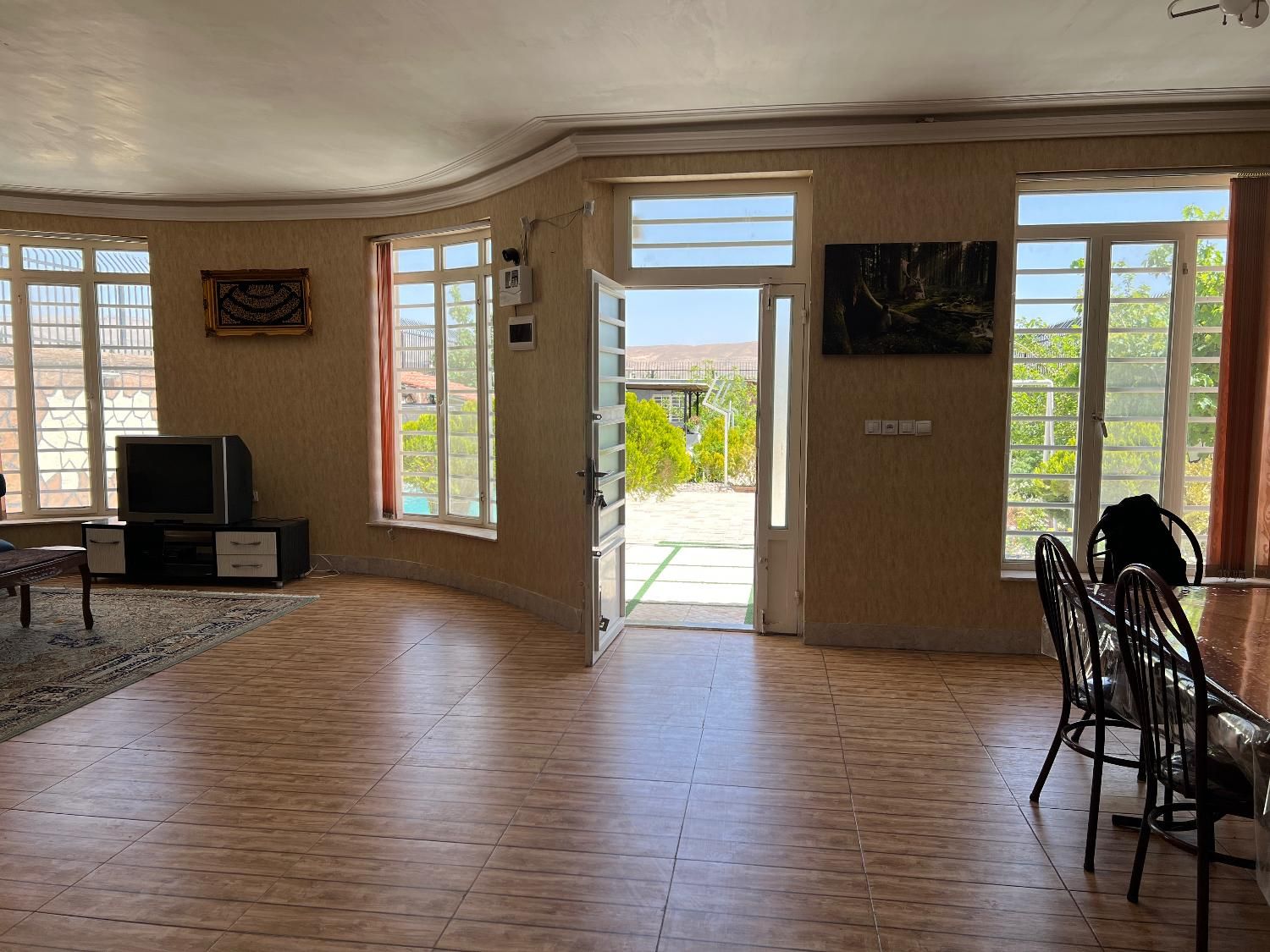 اجاره باغ ویلا اب گرم سر پوشیده|اجارهٔ کوتاه‌مدت ویلا و باغ|شیراز, گویم|دیوار