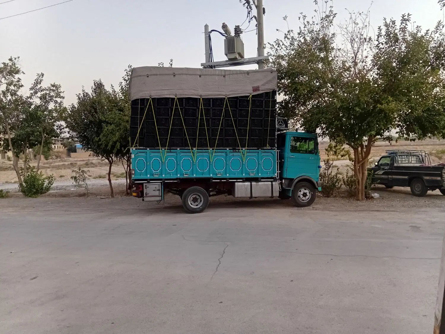 خاور۸۱۳تمیز|خودرو سنگین|اصفهان, کارخانه قند اصفهان|دیوار