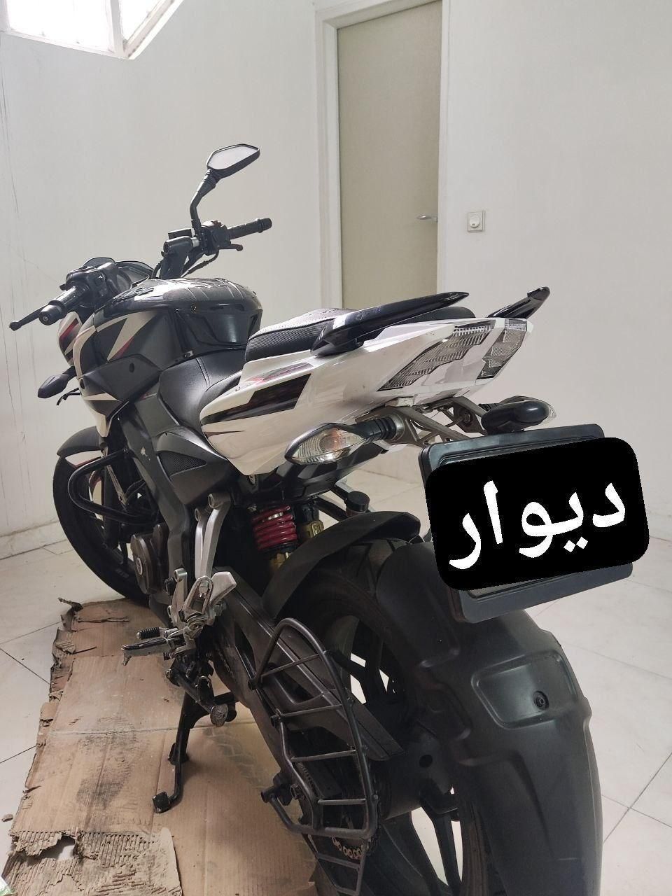 ns 200 مدل 96|موتورسیکلت|تهران, فلسطین (میدان انقلاب)|دیوار