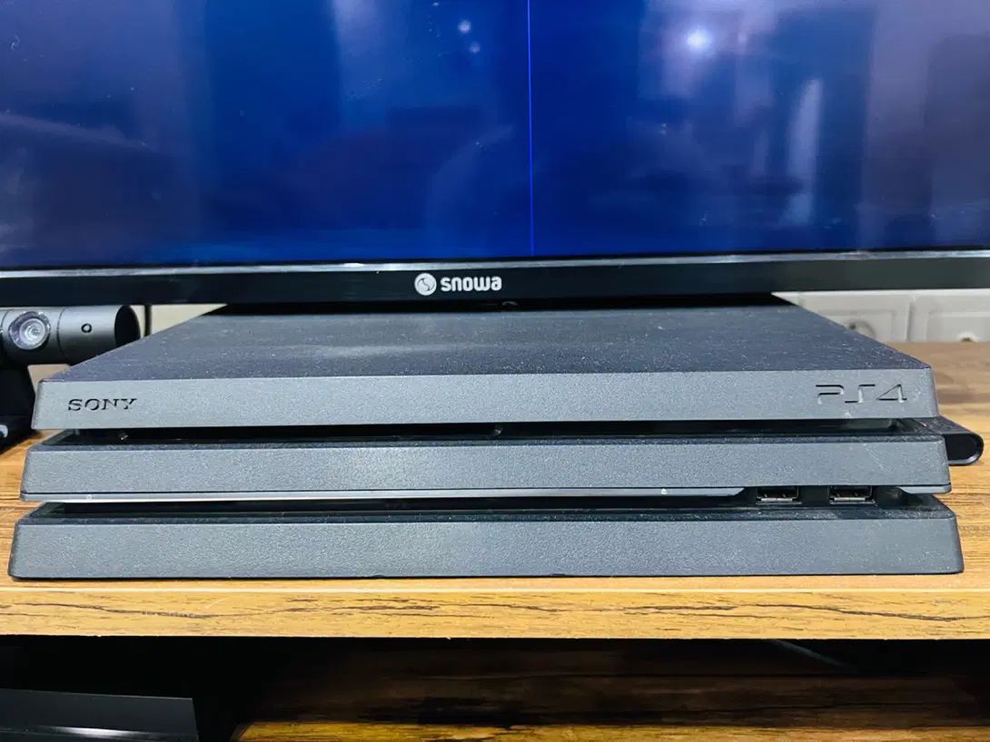 کنسول بازی PS4 پرو 4Kکم کارکرد و فوق العاده سالم|کنسول، بازی ویدئویی و آنلاین|اسلام‌شهر, شهرک قائمیه|دیوار