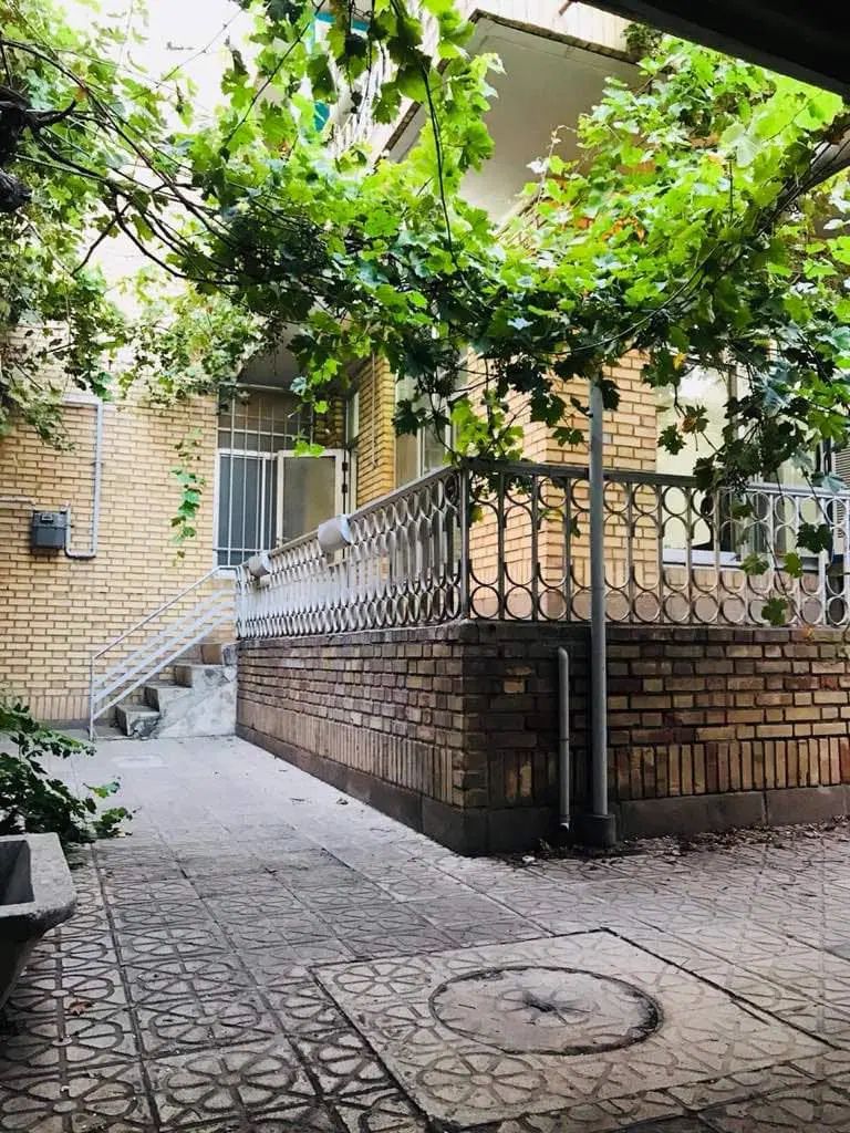 اجاره خانه حیاط دار نصف راه در کوی تبریز نو ۲|اجارهٔ خانه و ویلا|تبریز, |دیوار