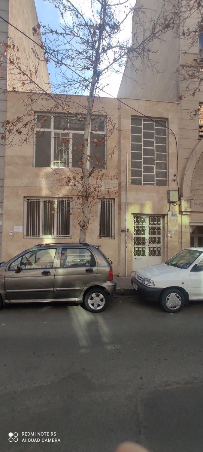 اجاره انبار همکف در ۱۰۰ متری میدان حسن آباد و مترو|اجارهٔ دفتر کار، اتاق اداری، مطب|تهران, منیریه|دیوار